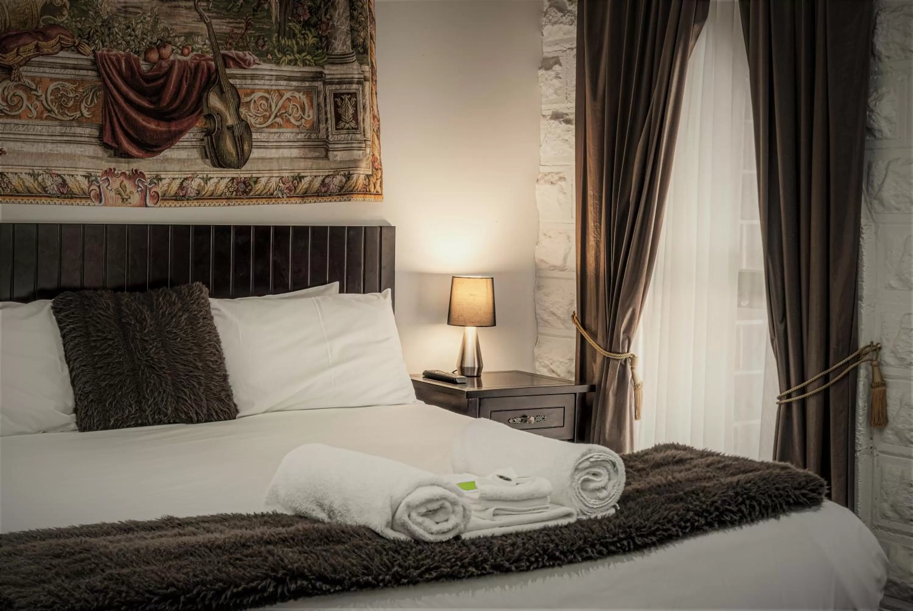 Bed in Big4 Kryal Castle Holiday Park Ballarat