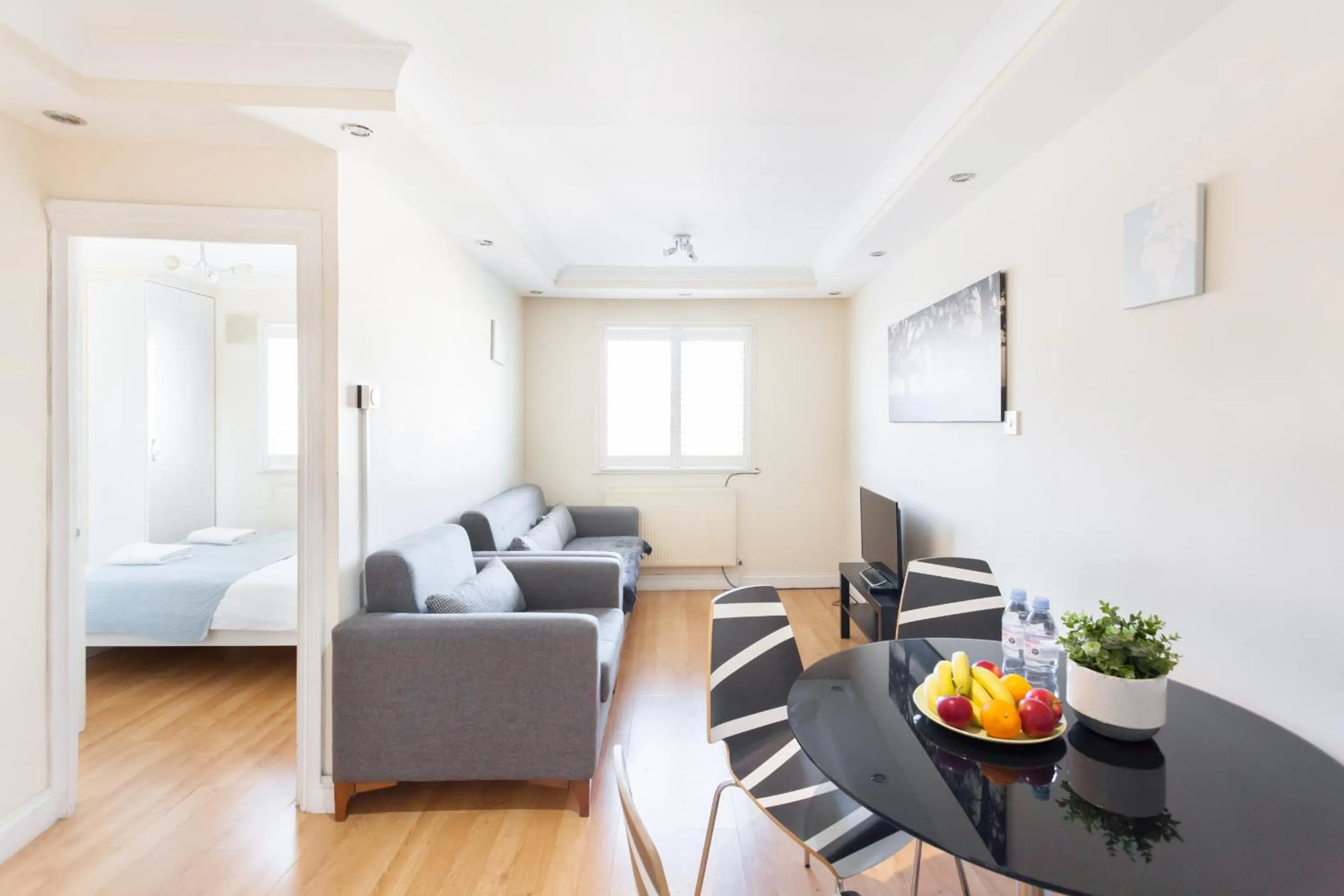 Dining area, Bed in Kings Cross Prime Stay Apartments