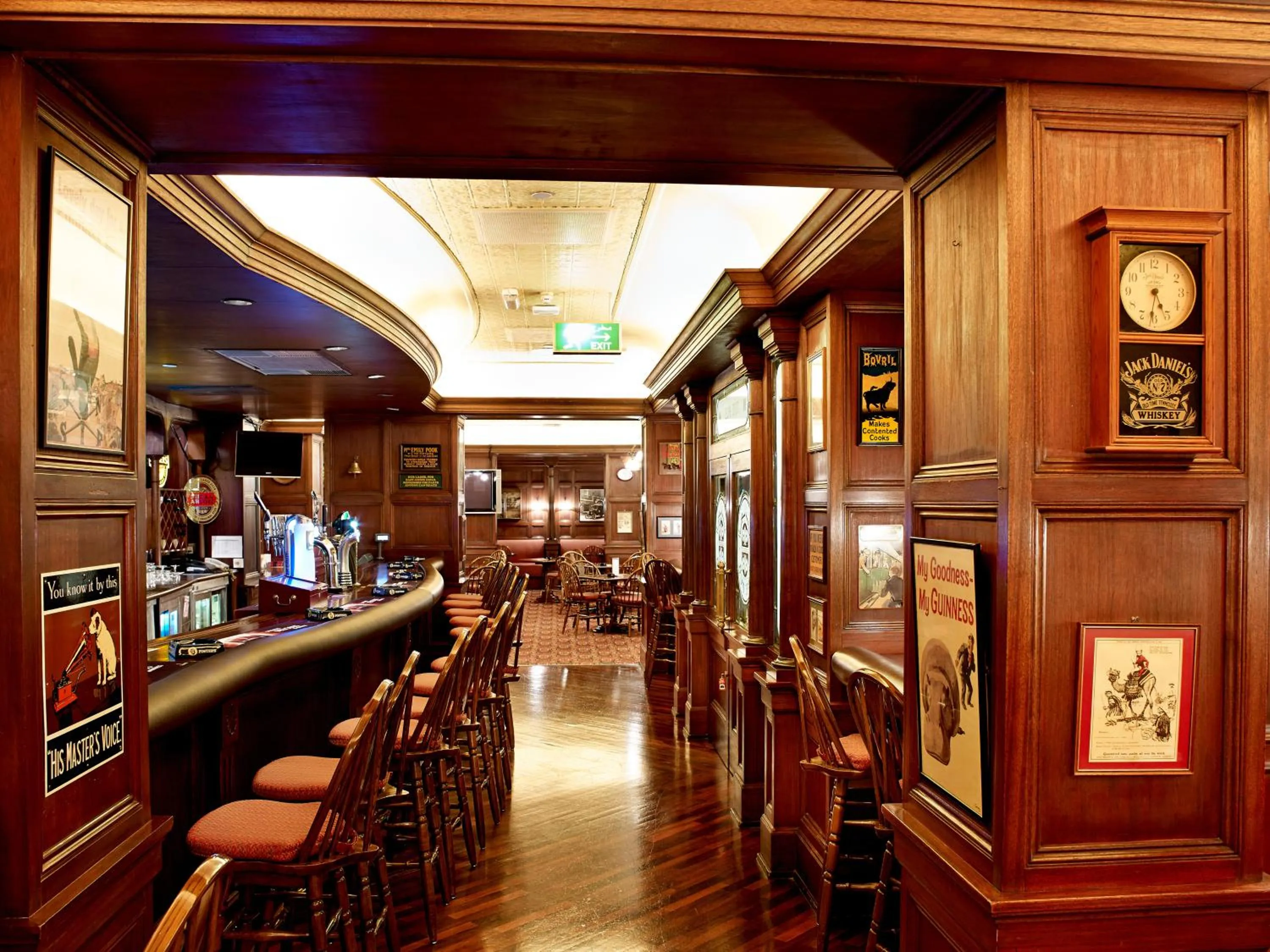 Lounge or bar in Radisson Blu Hotel, Dubai Deira Creek