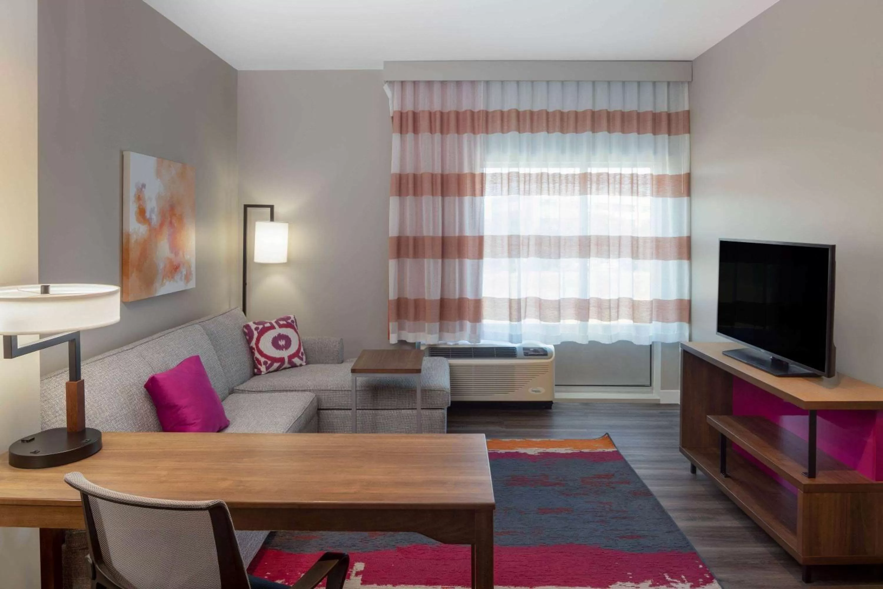 Photo of the whole room in La Quinta by Wyndham Greensboro Airport High Point