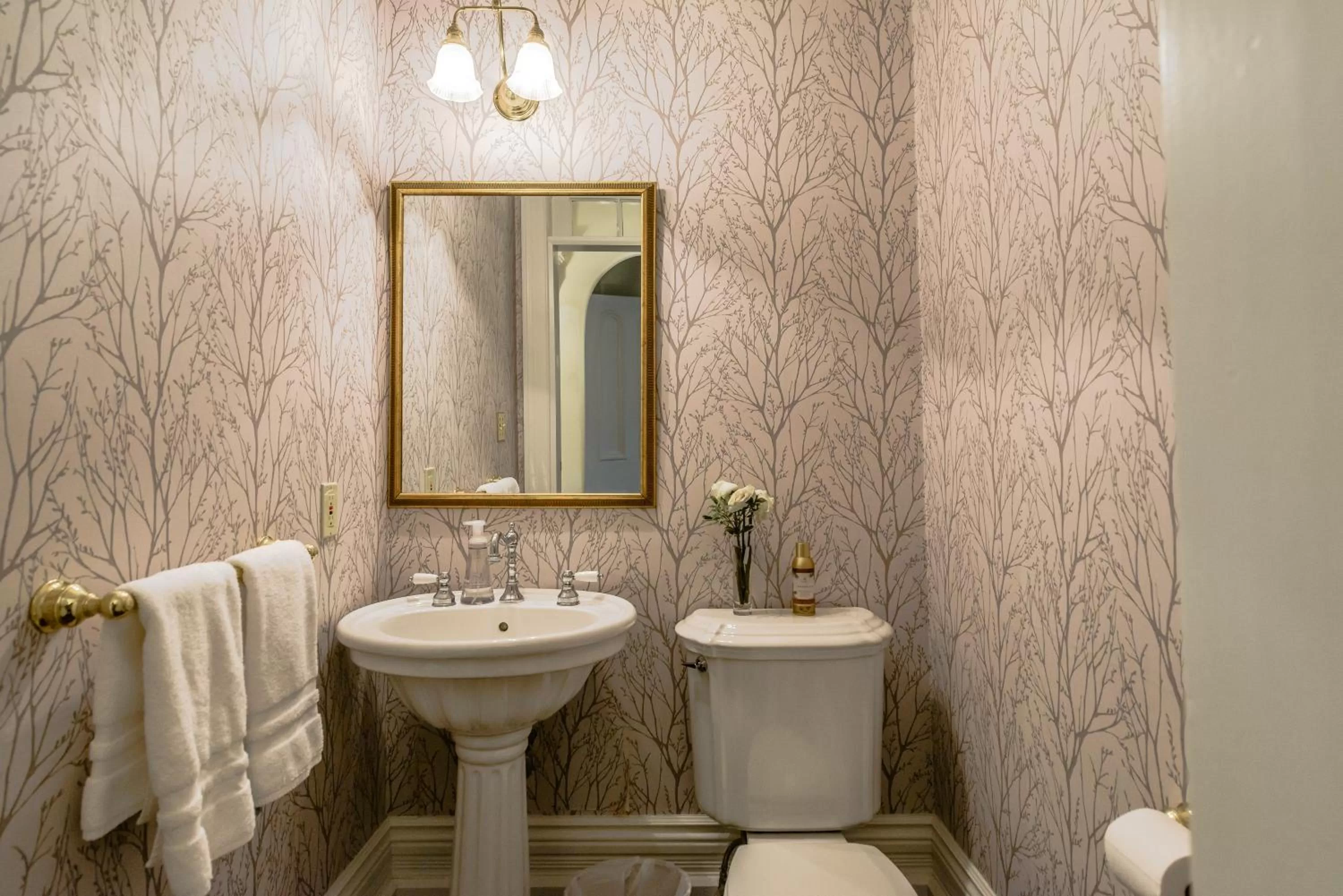 Bathroom in Woodbourne Inn