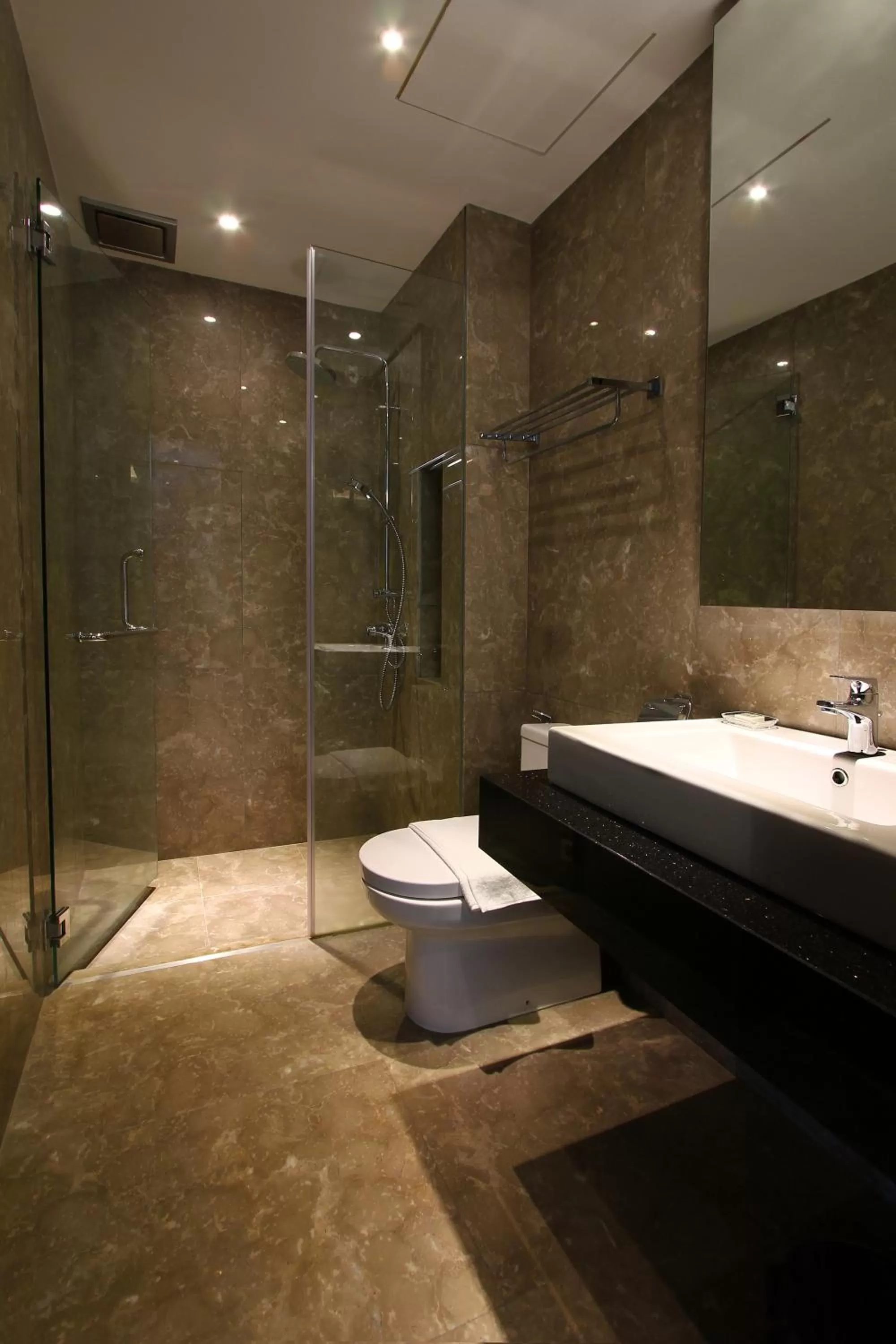 Shower in The Shore Hotel & Residences