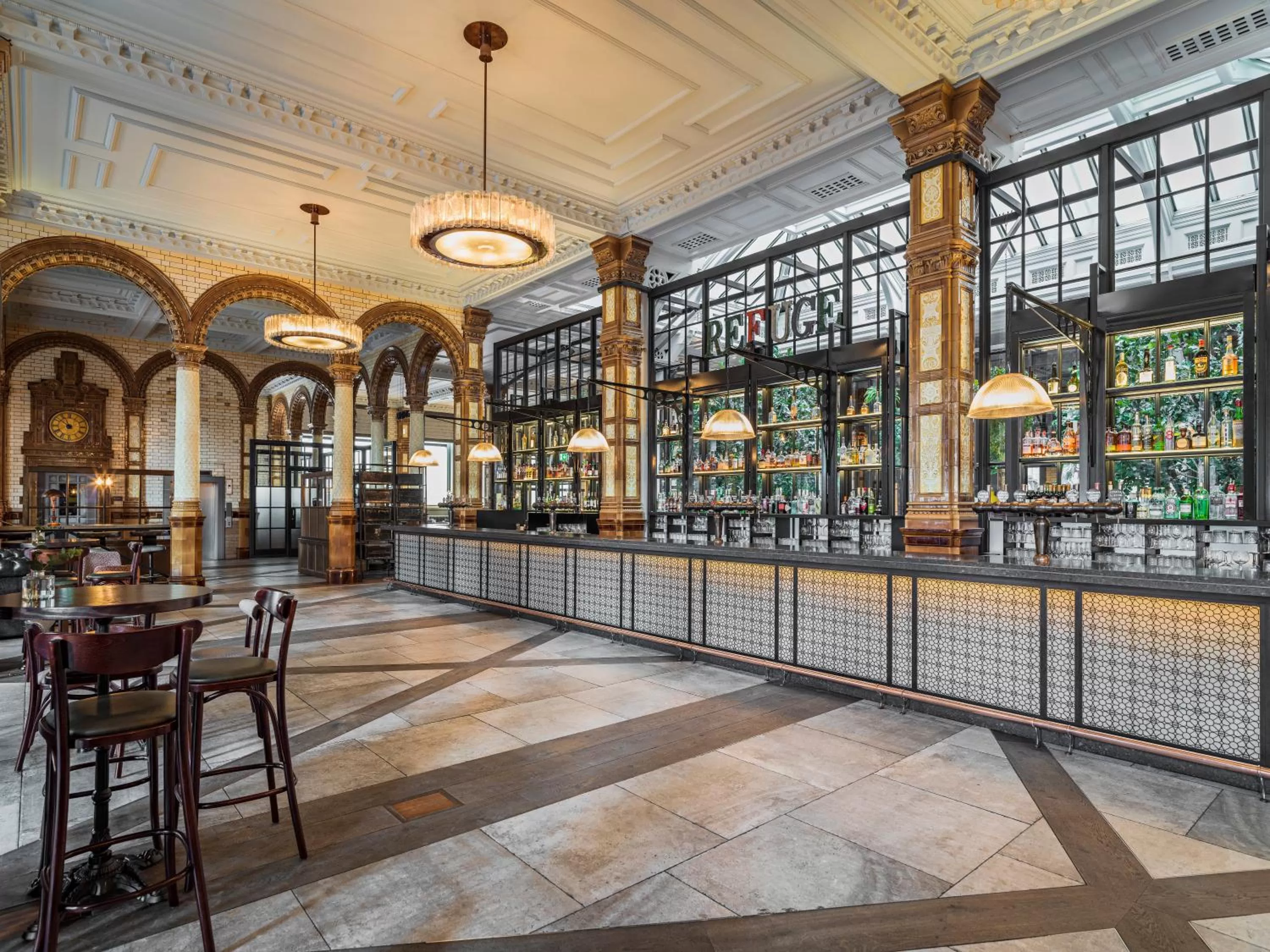 Lounge or bar in Kimpton Clocktower by IHG