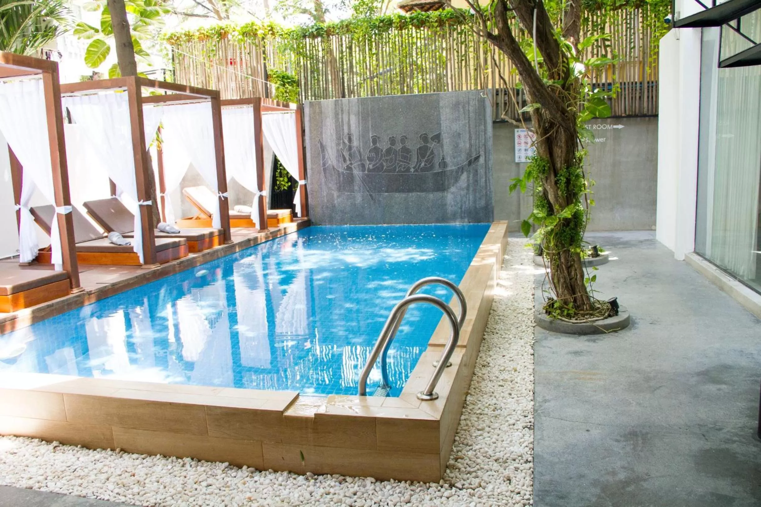 Swimming pool in Bopha Bassac Boutique Hotel