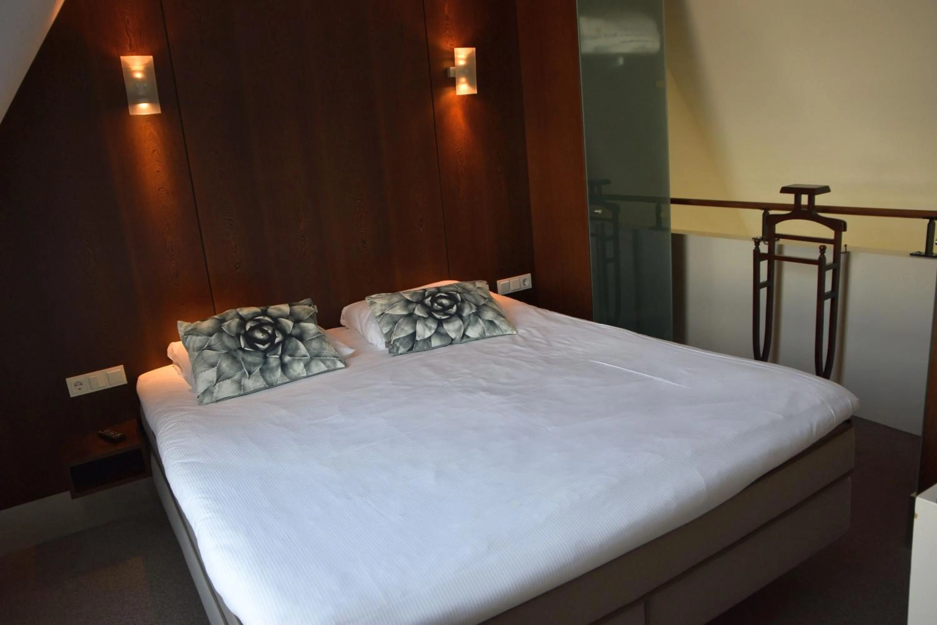 Bed in Golden Tulip West Ende