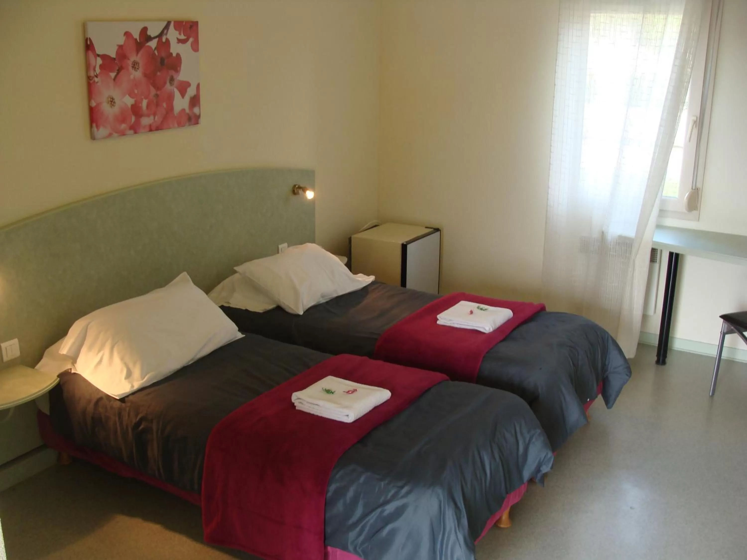 Photo of the whole room in Abel Hôtel