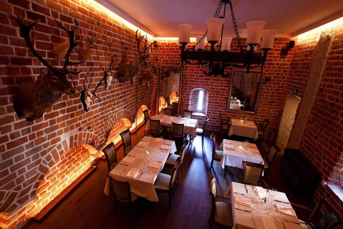 Restaurant/Places to Eat in Zamek Uniejów