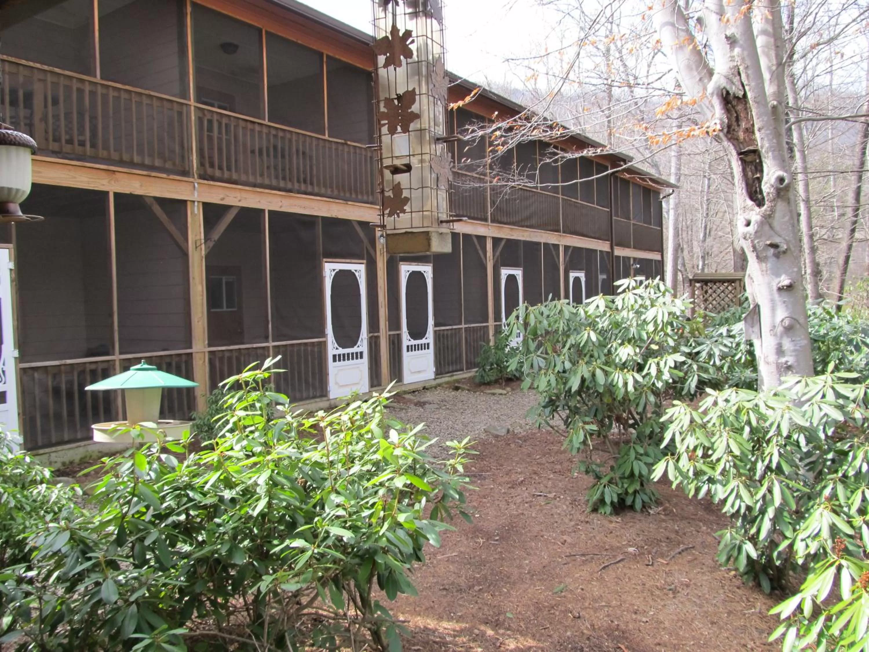 Facade/entrance in Jonathan Creek Inn and Villas