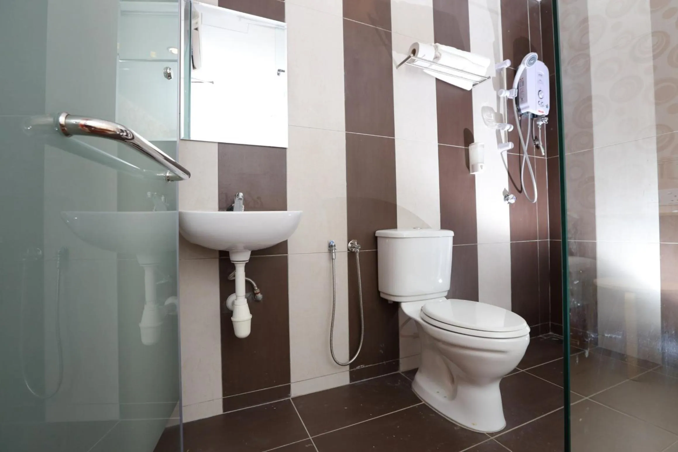 Bathroom in 1 Hotel Taman Connaught