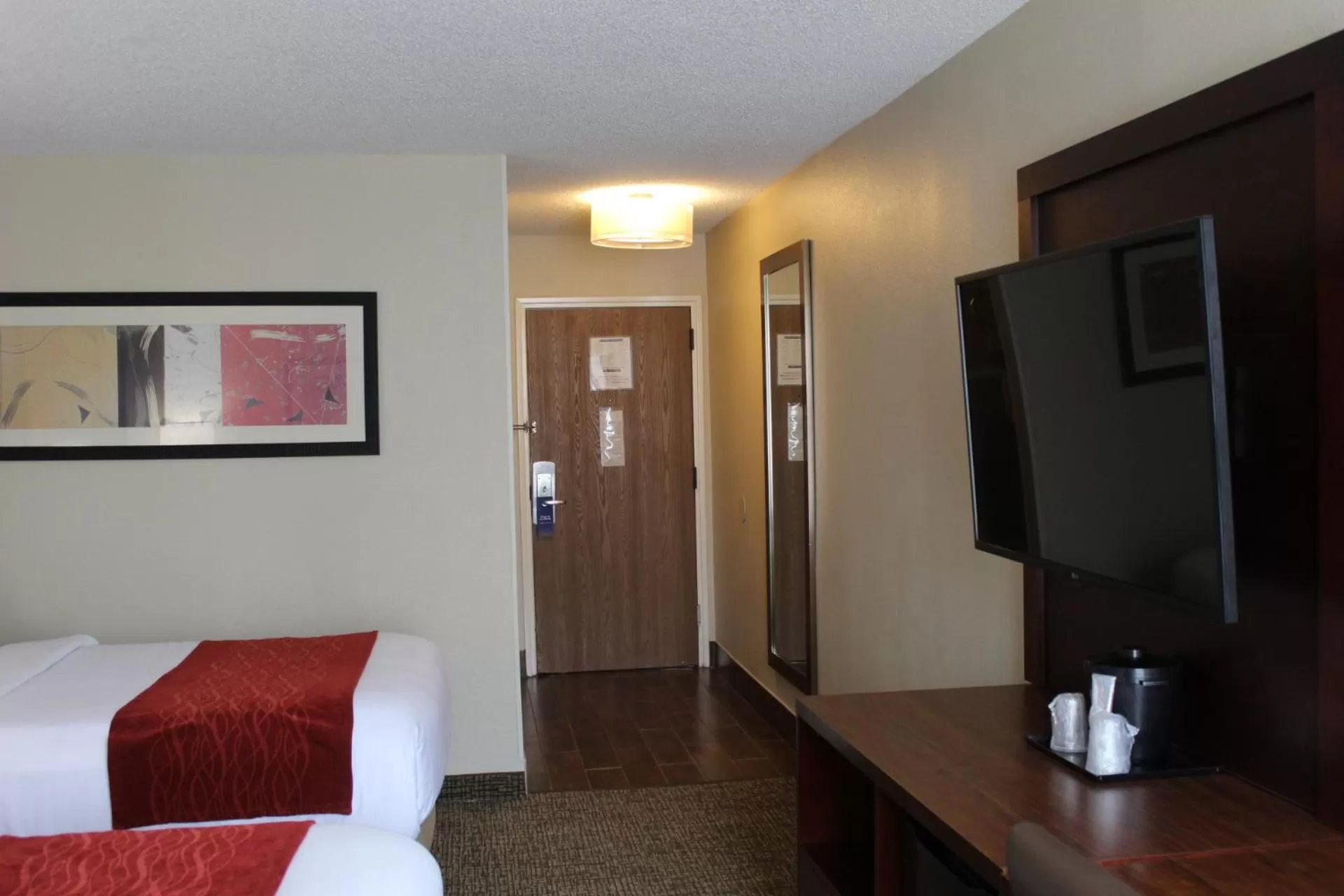 TV and multimedia, Bed in Comfort Inn Laurinburg