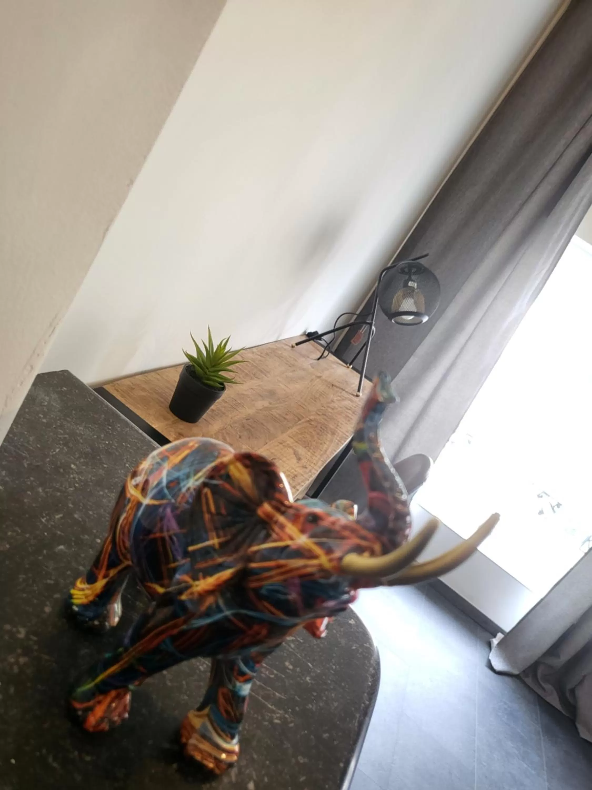 Property logo or sign in Loogiez