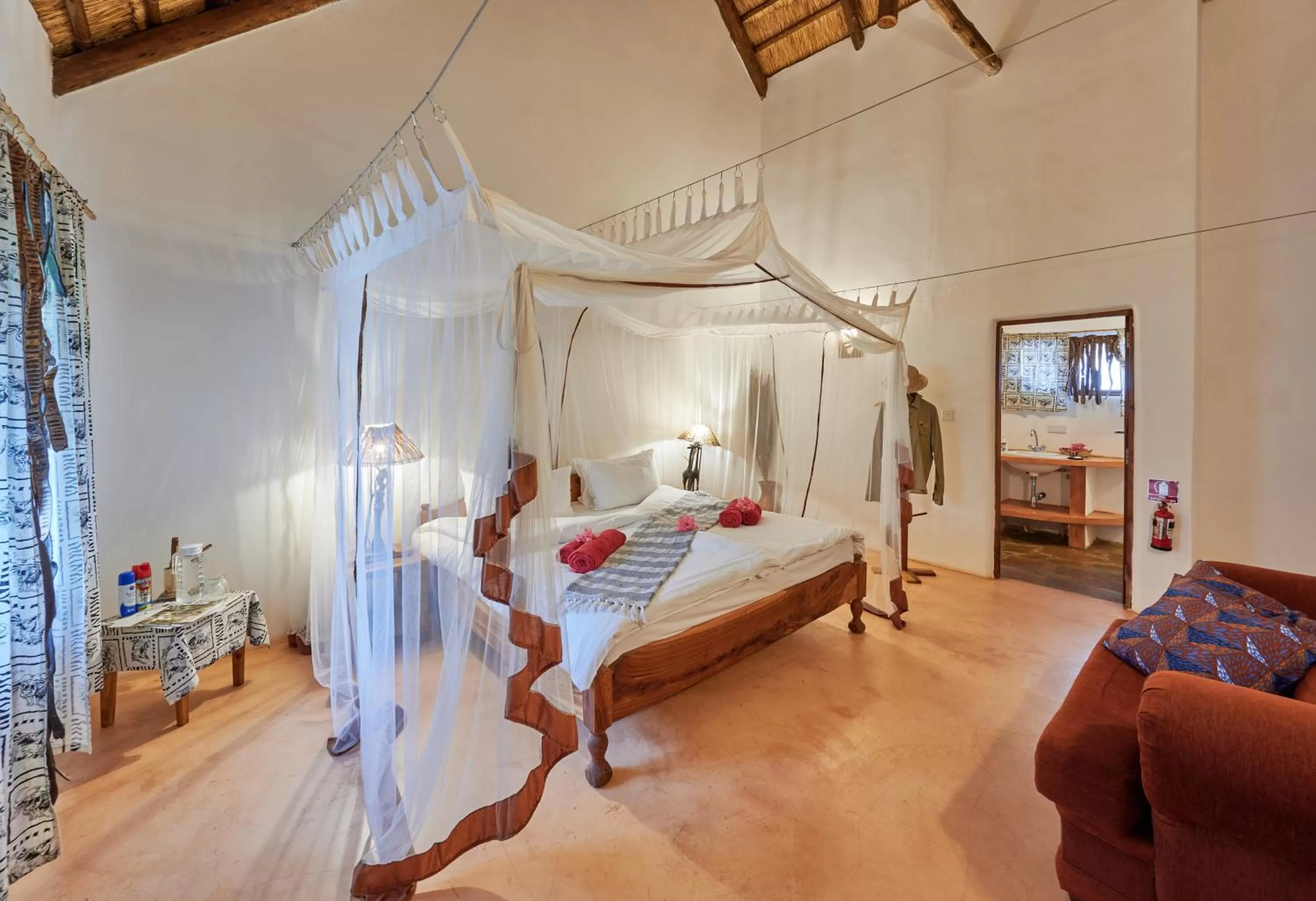 Bed in Wild Dogs Lodge