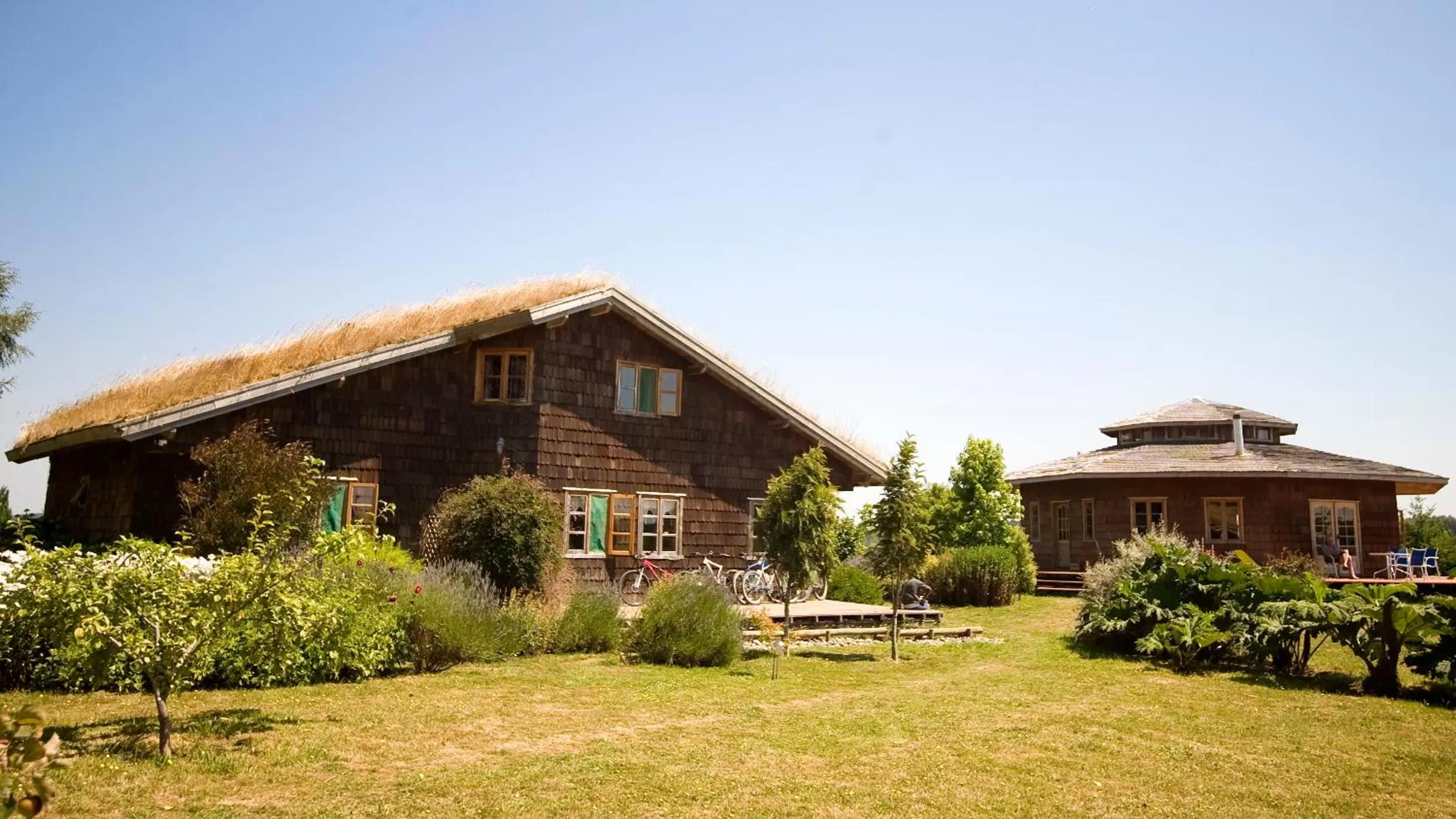 Facade/entrance, Property Building in Hostal Zapato Amarillo