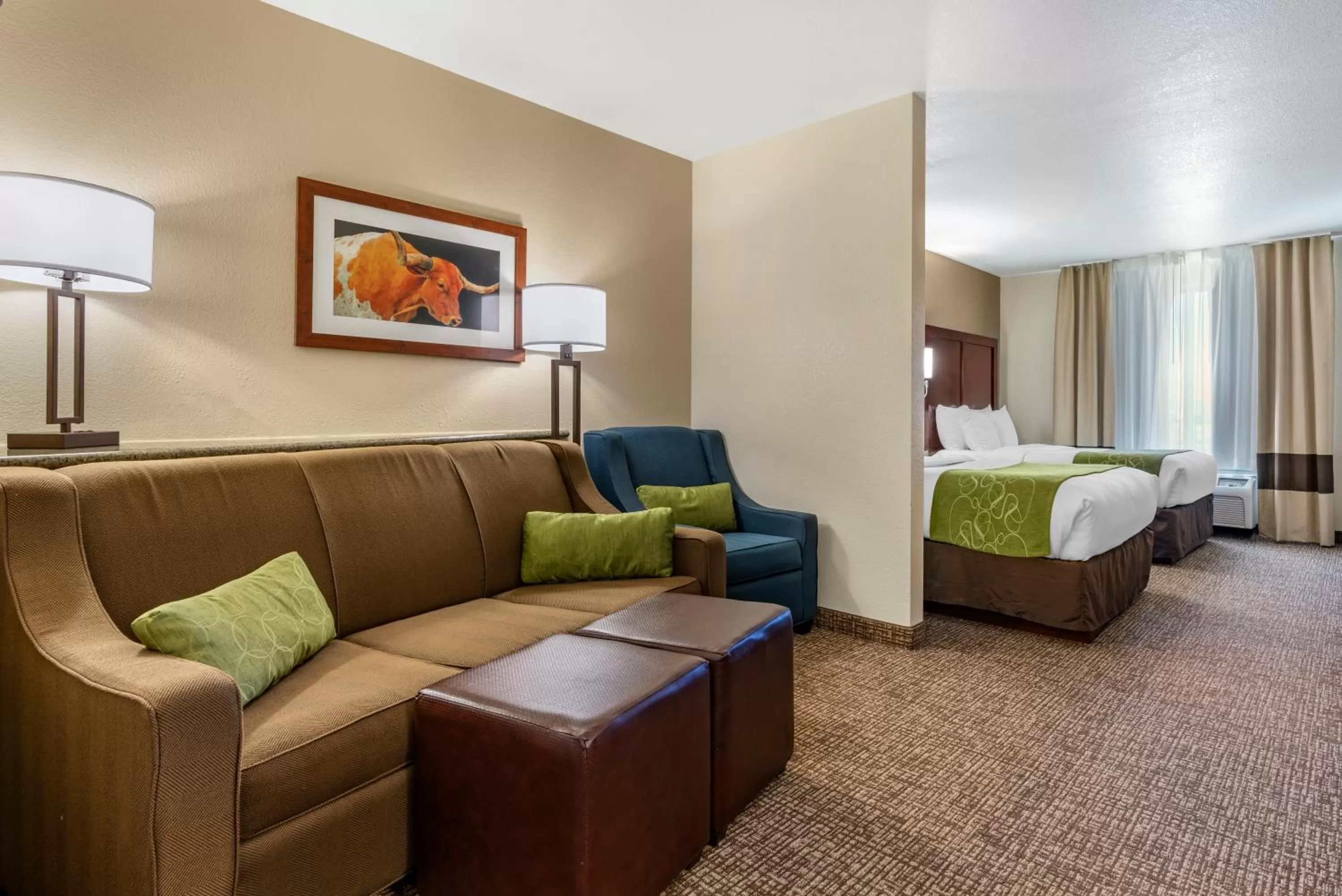 Photo of the whole room, Bed in Comfort Suites Fernley
