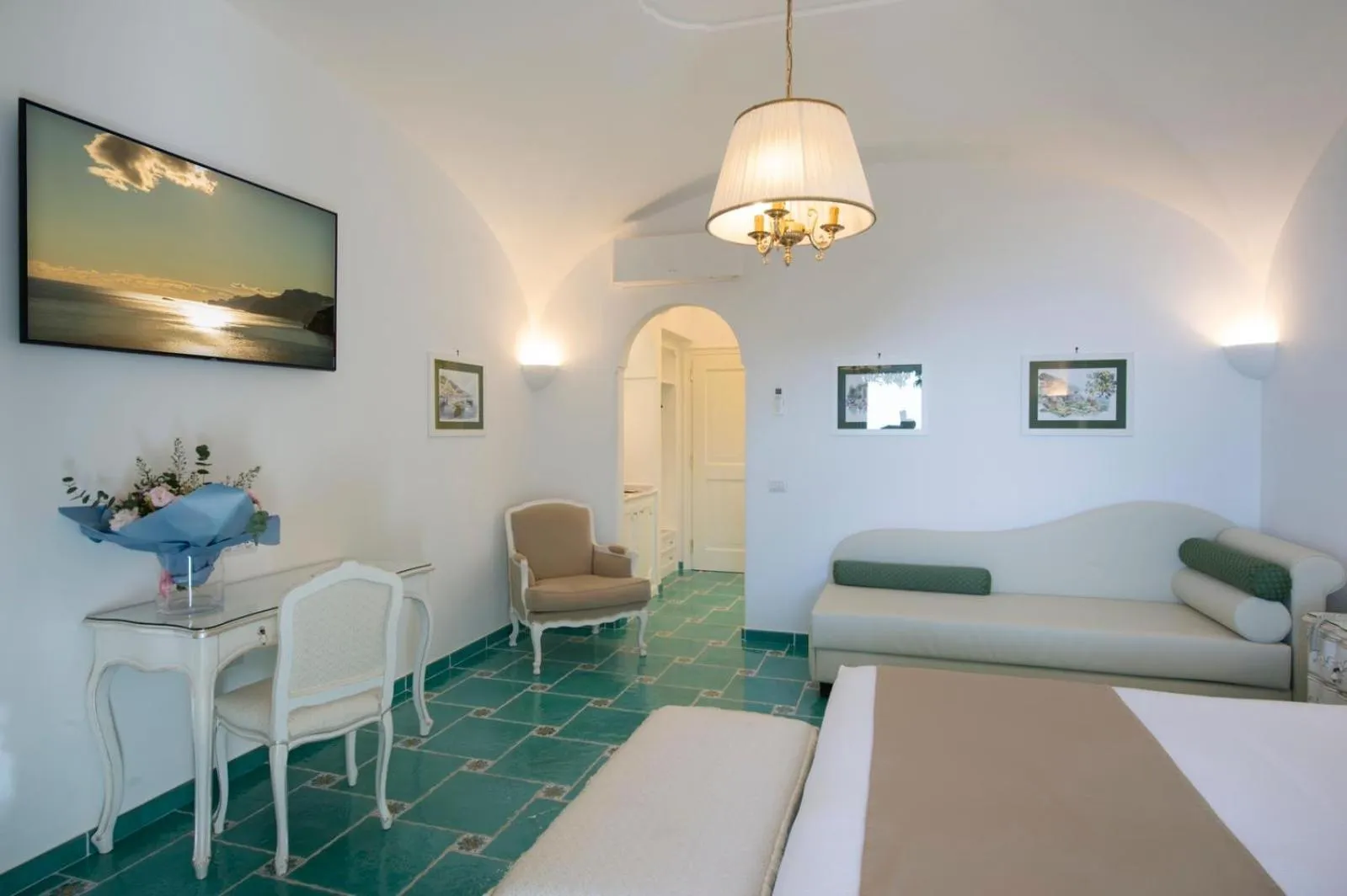 Bedroom, Bed in Hotel Pellegrino