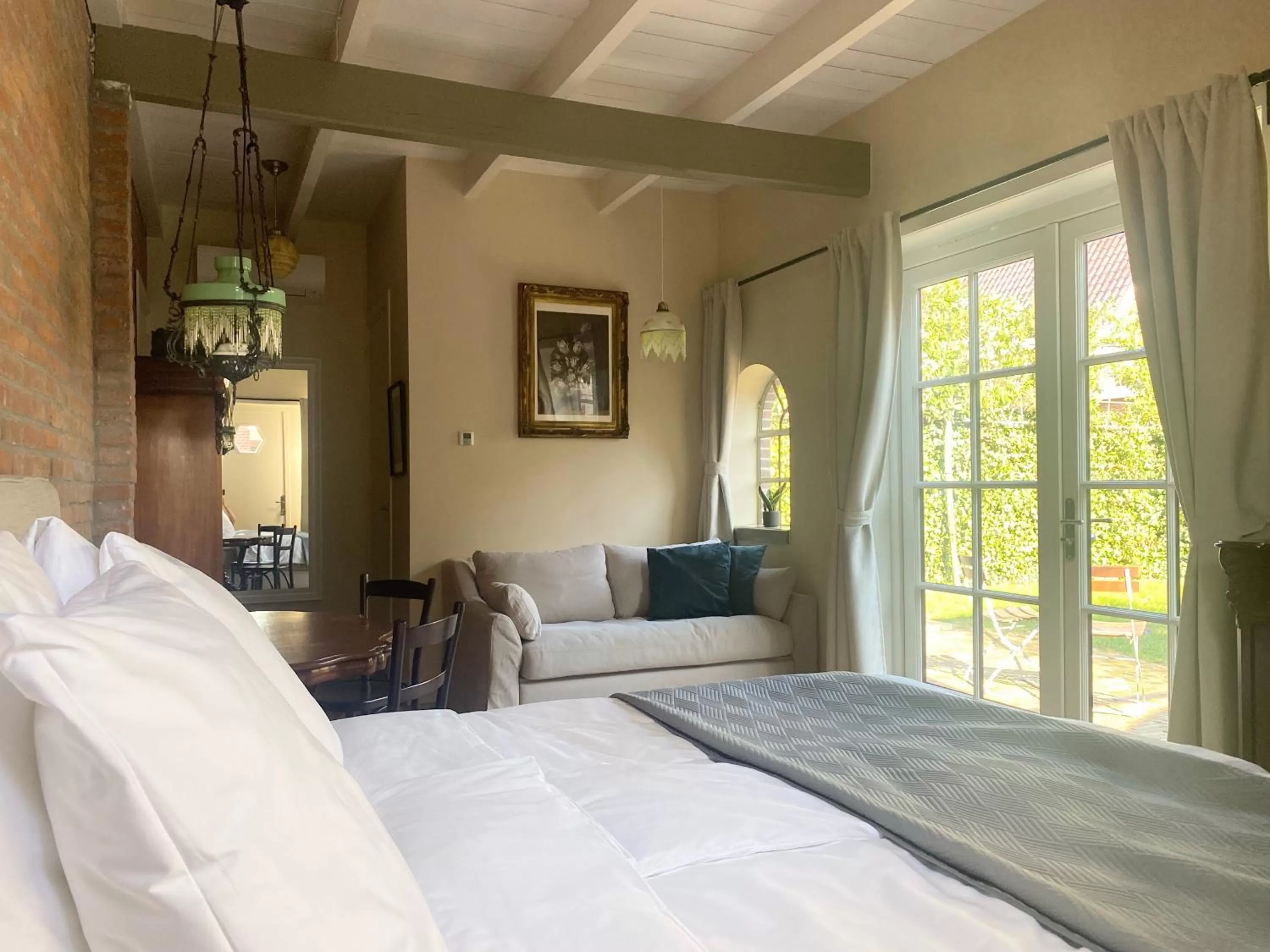 Photo of the whole room, Bed in BnB 't Ambacht - Boutique Hotel