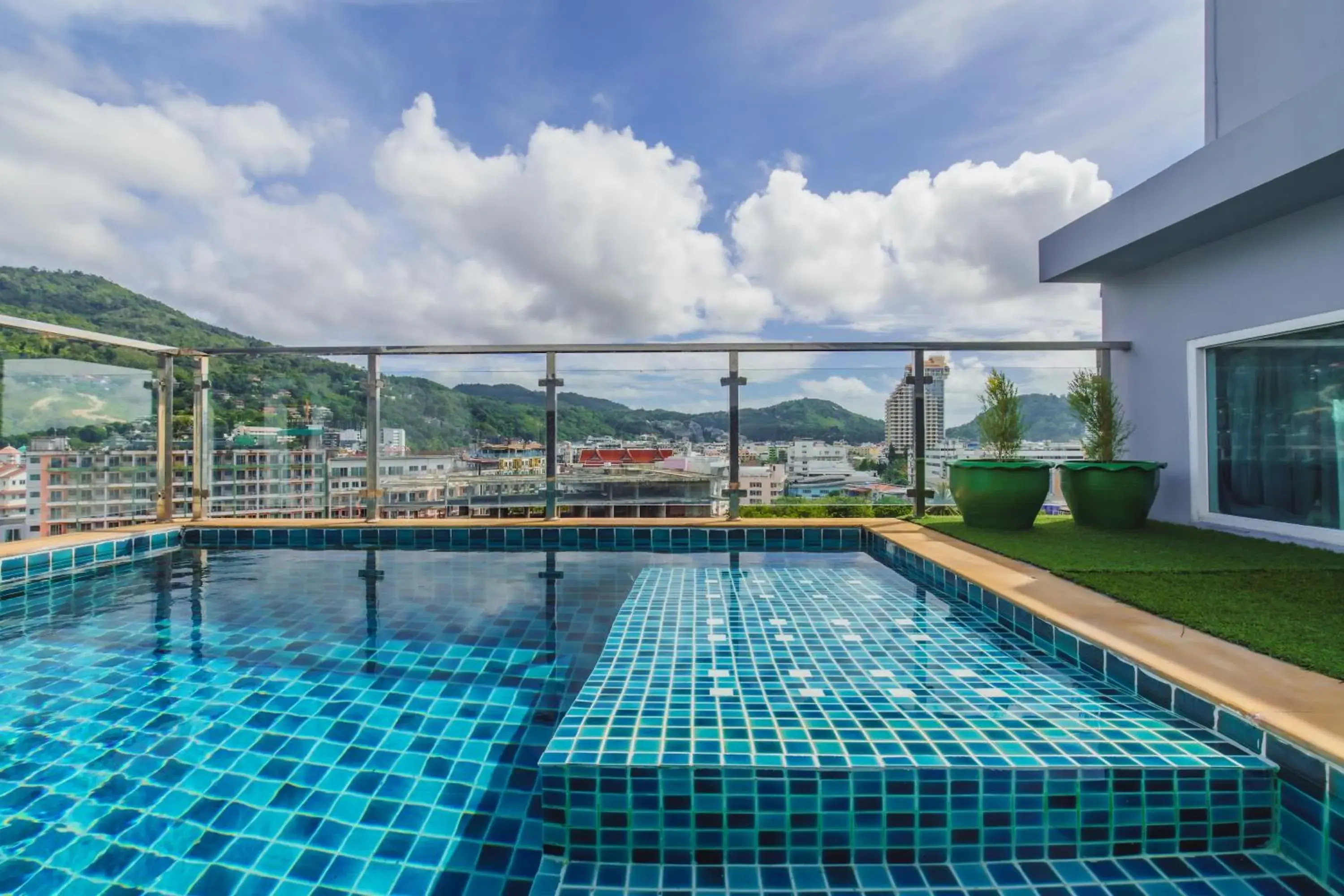 Penthouse Suite with Private Pool in Elite Suites Patong Penthouse Suite with Private Pool in Elite Suites Patong
