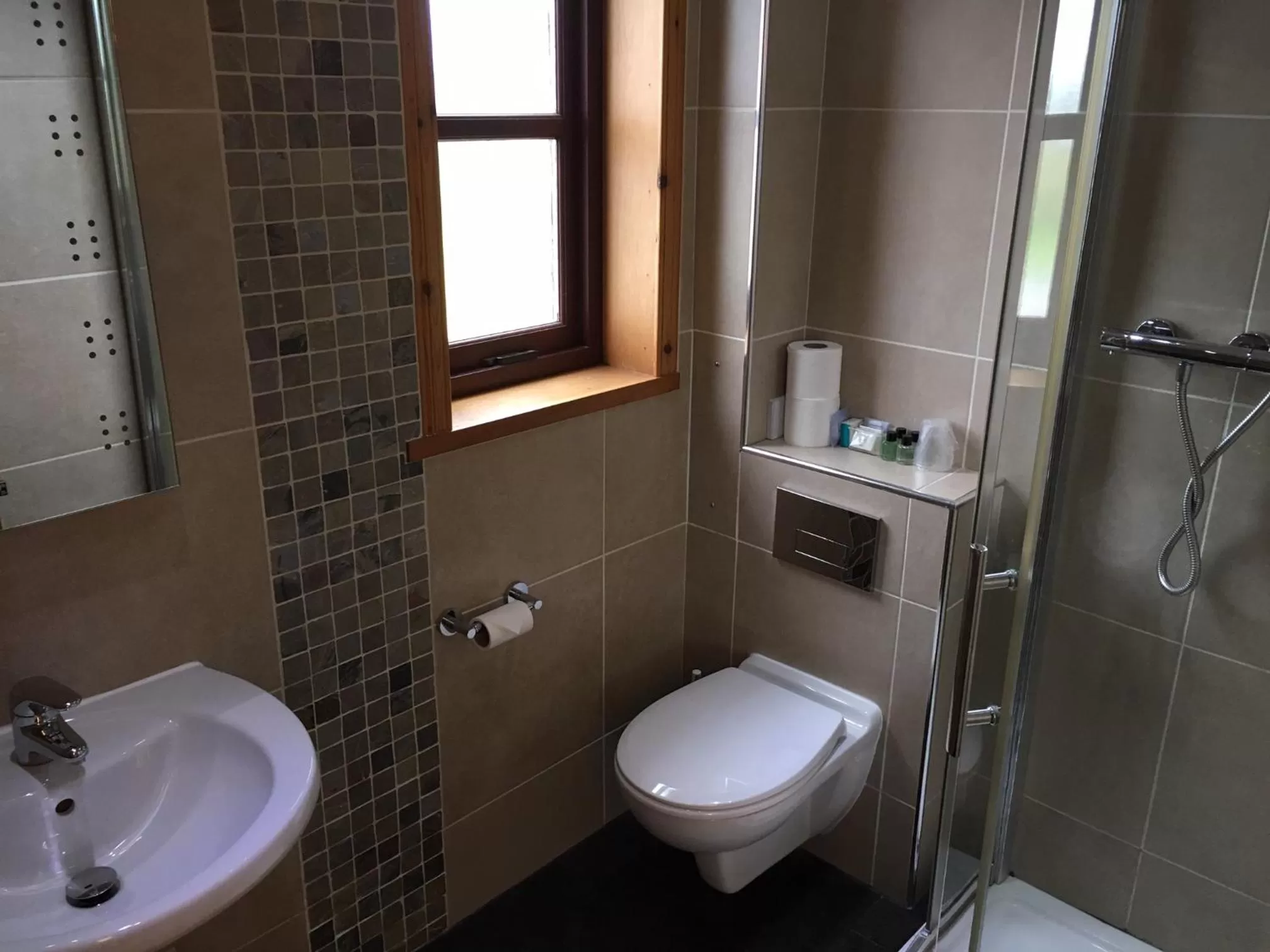 Bathroom in Standing Stones Hotel
