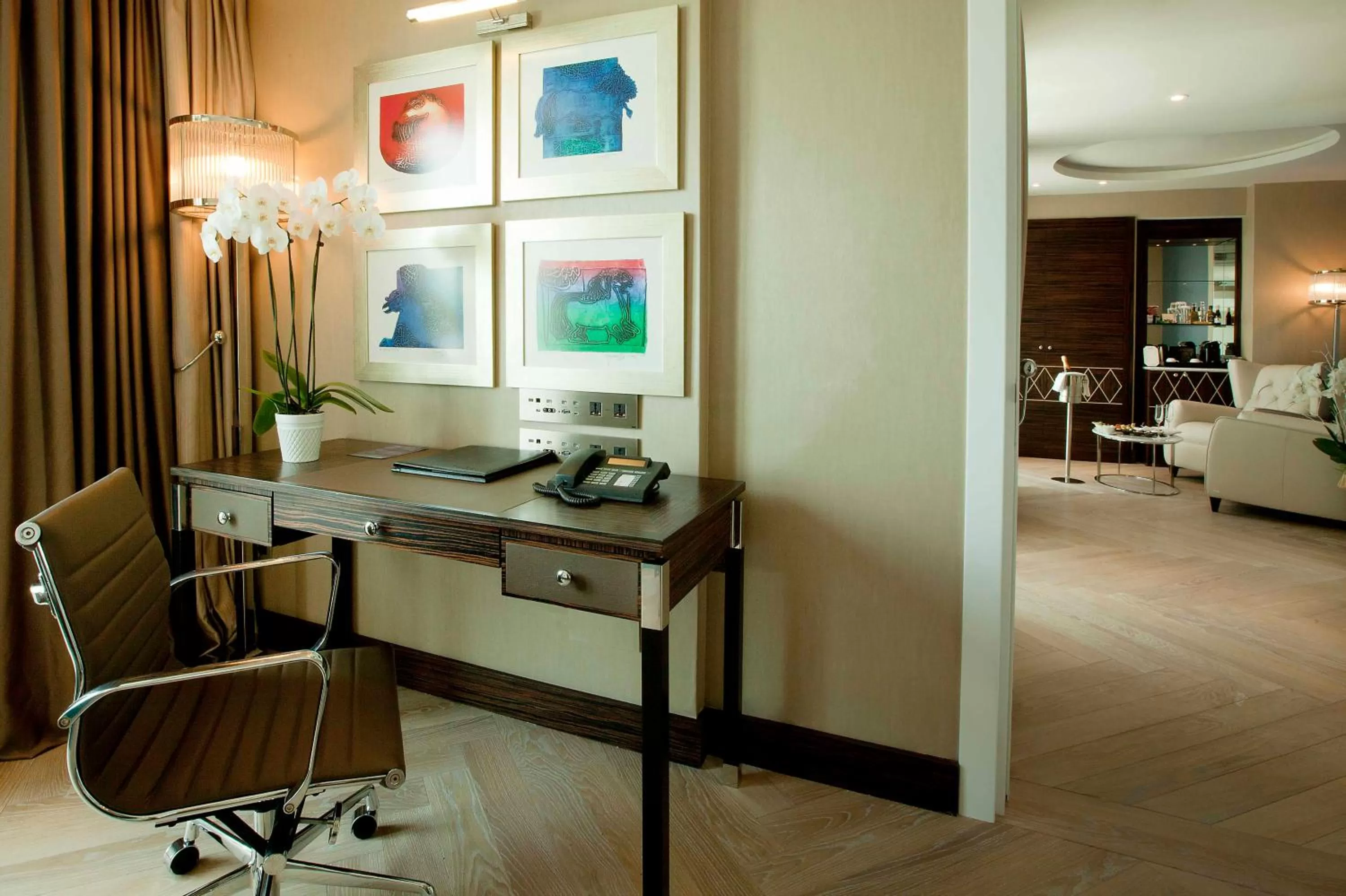 Communal lounge/ TV room in Radisson Blu Hotel Istanbul Pera