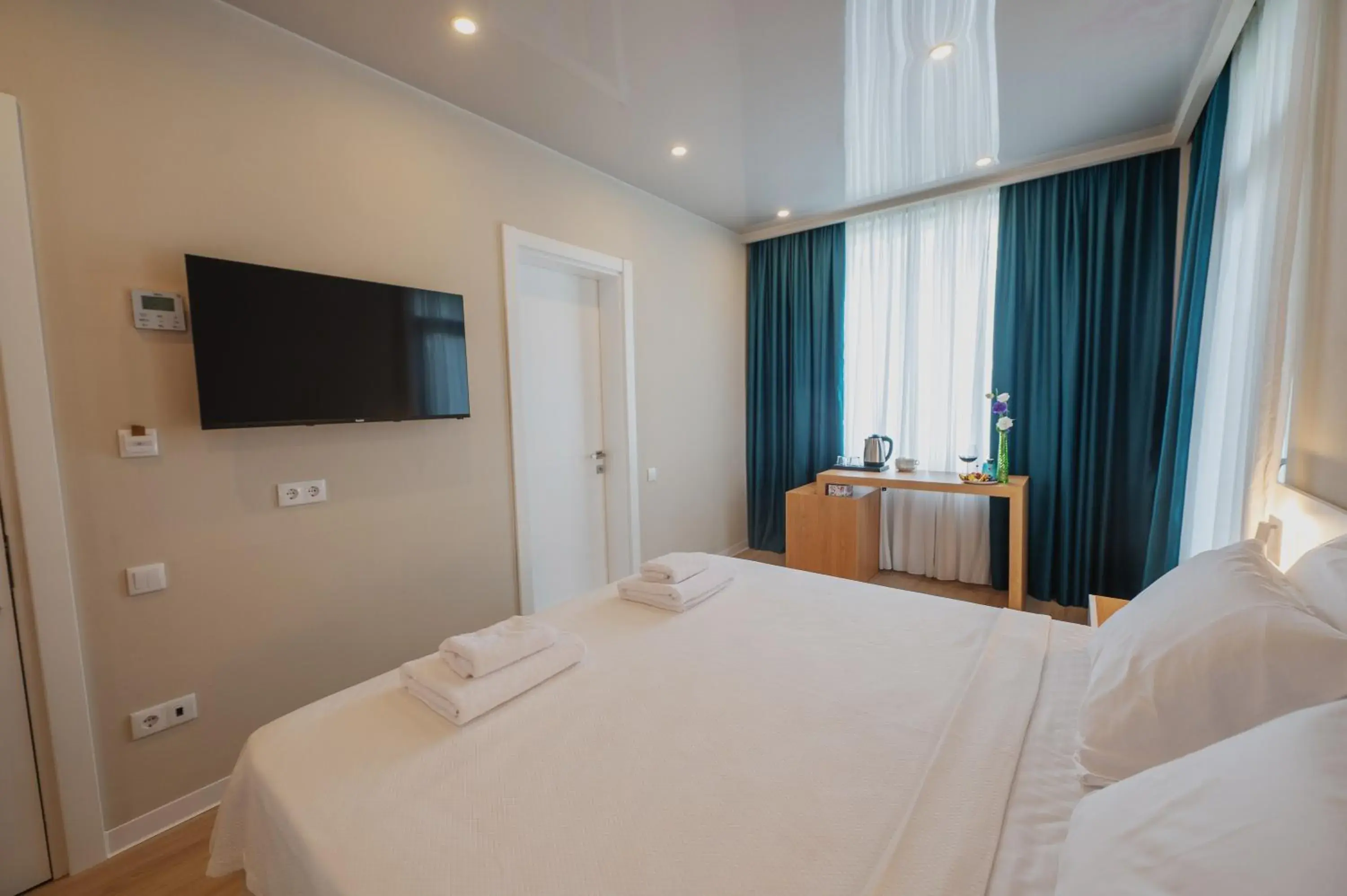 King Room with Garden View - single occupancy in Ritsa Resort King Room with Garden View - single occupancy in Ritsa Resort