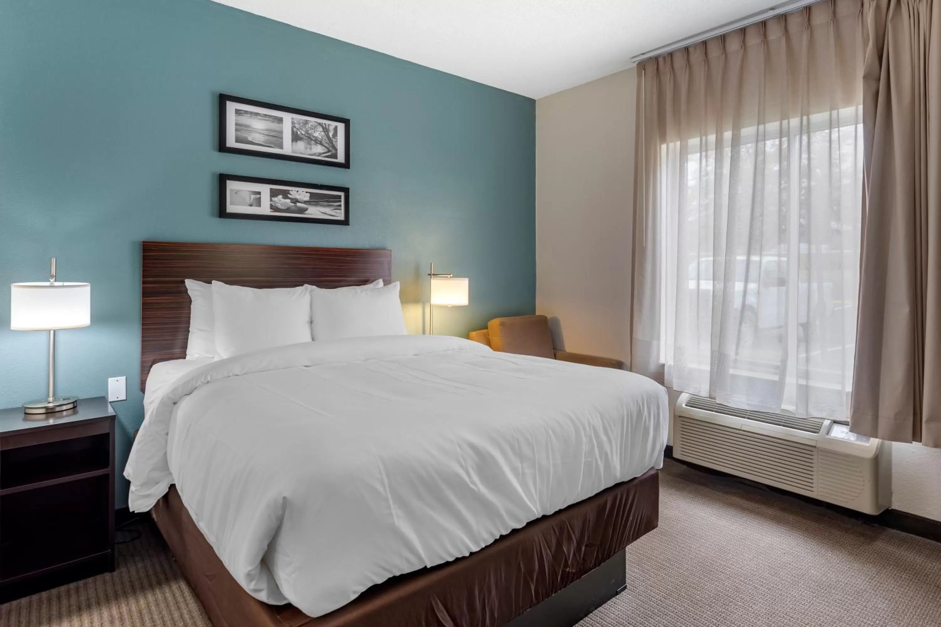 Bed in Sleep Inn & Suites Lebanon - Nashville Area