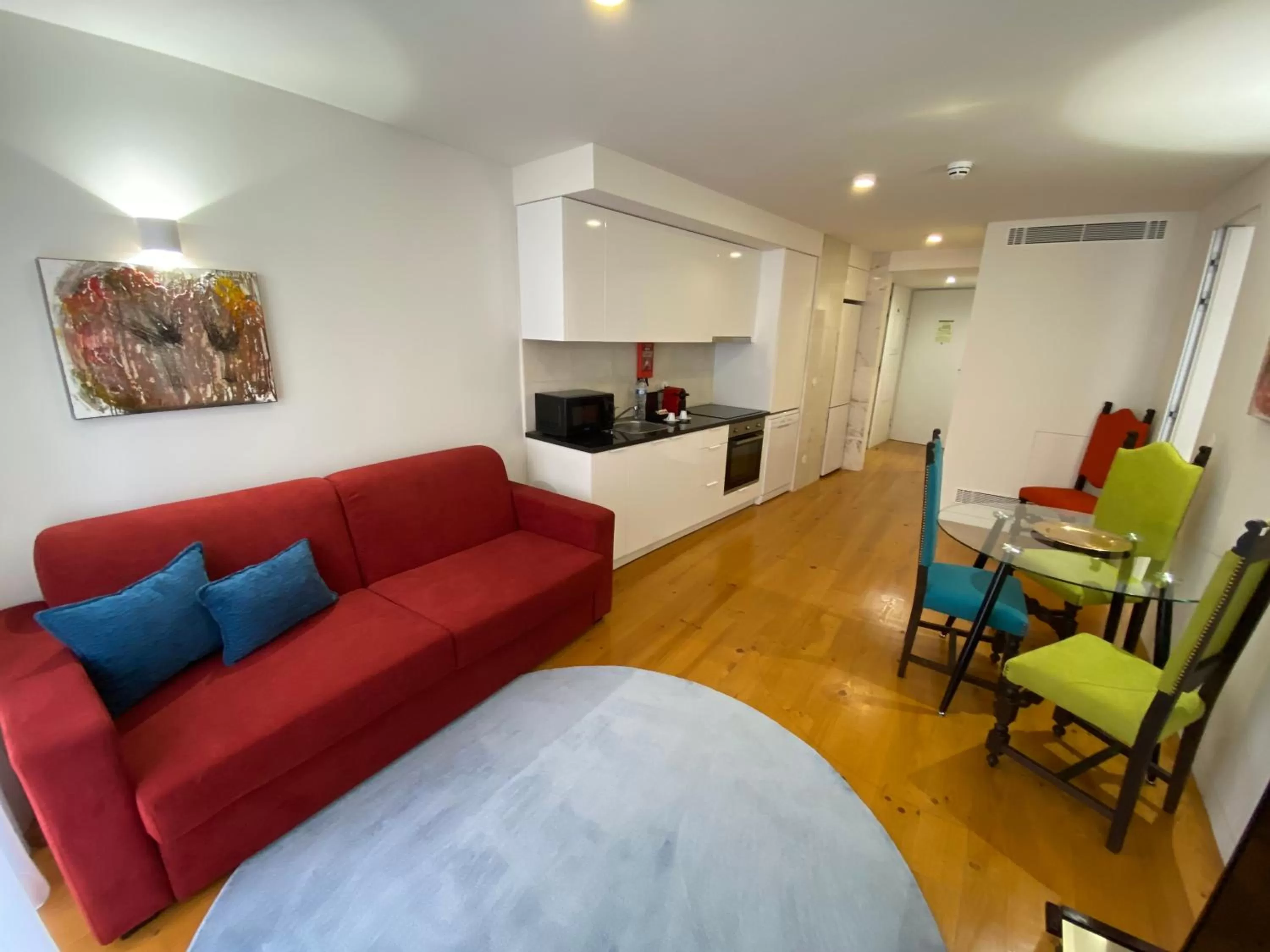 Kitchen or kitchenette, Seating Area in TM Luxury Apartments Lisbon