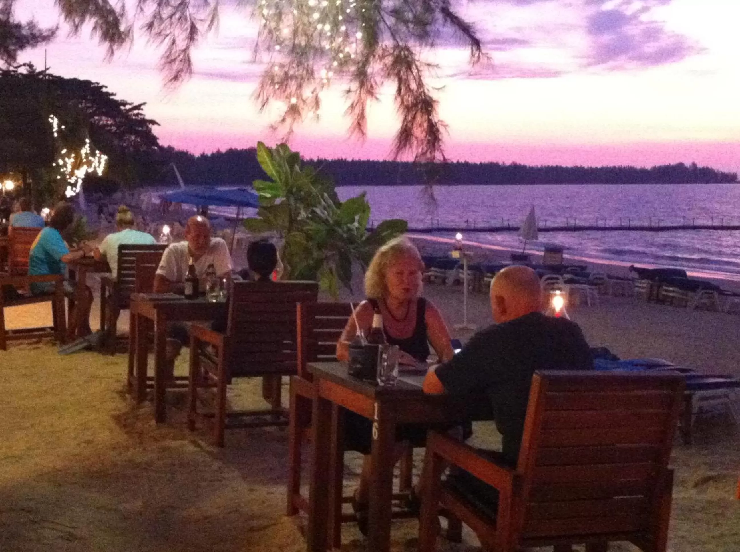 Restaurant/Places to Eat in Ao Thong beach Bungalows