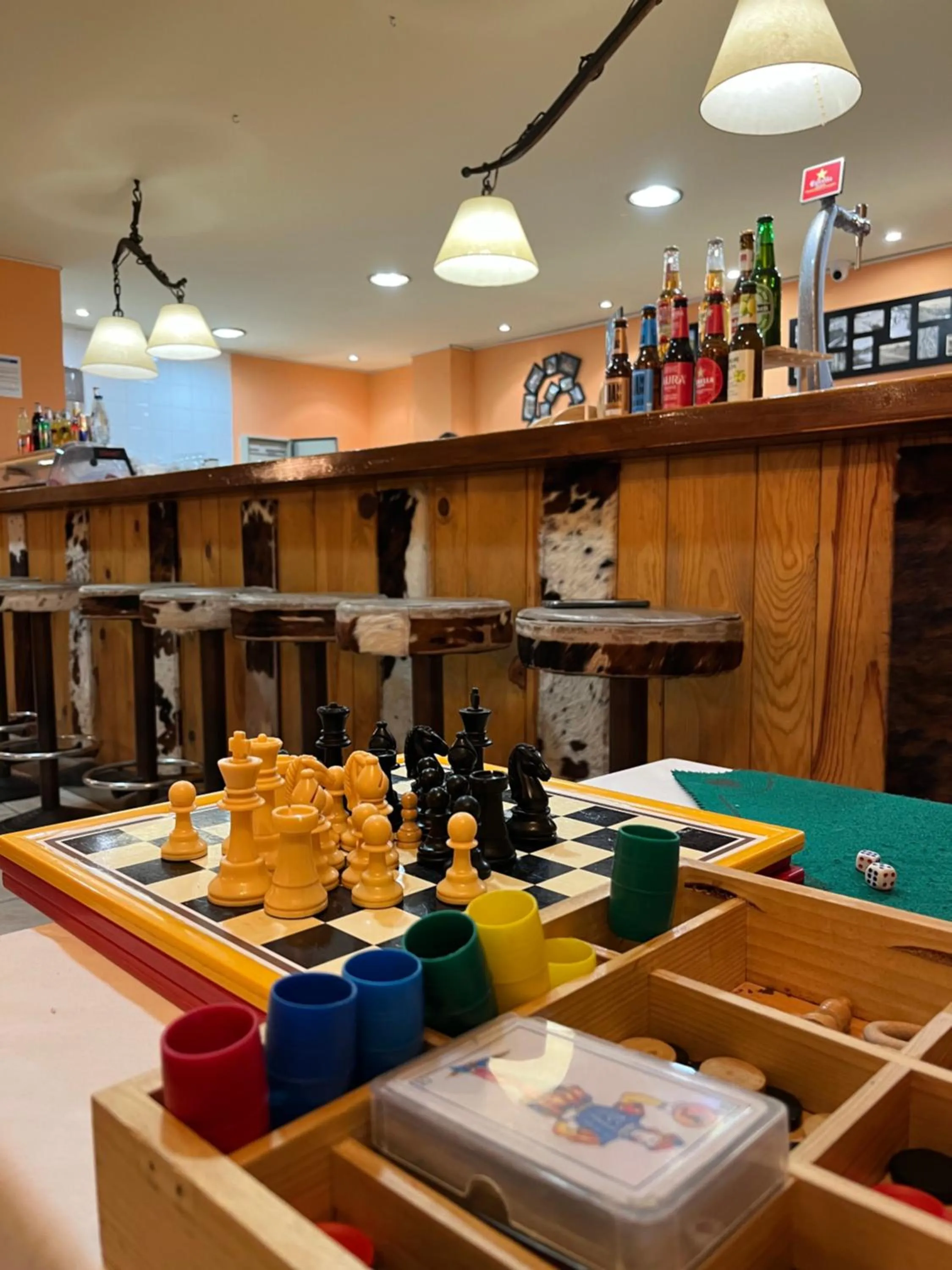 Game Room, Restaurant/Places to Eat in Wuau! Hotel Segle XX