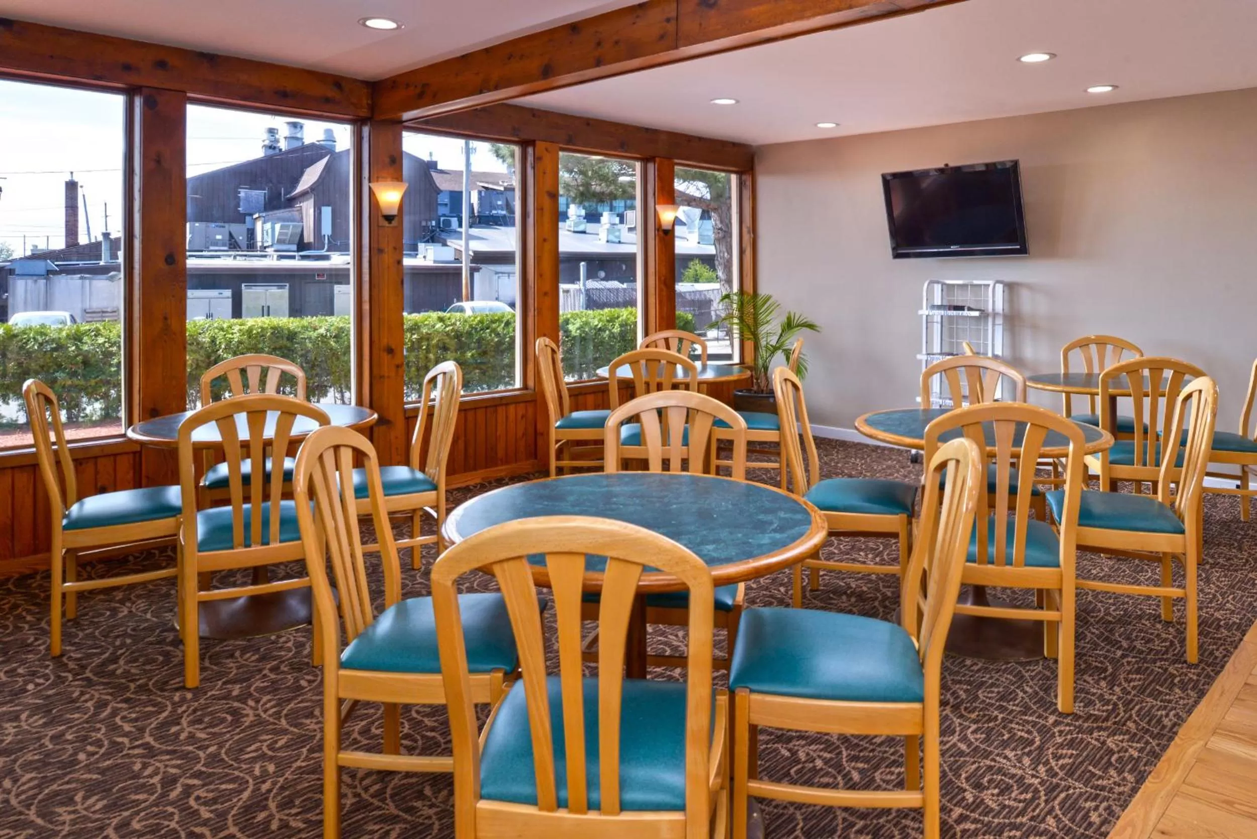 Restaurant/places to eat in Americas Best Value Inn Plattsburgh