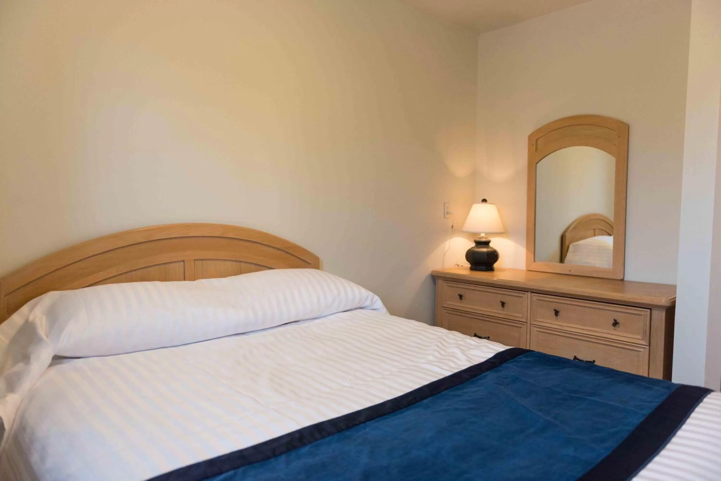 Bed in Radium Park Lodge