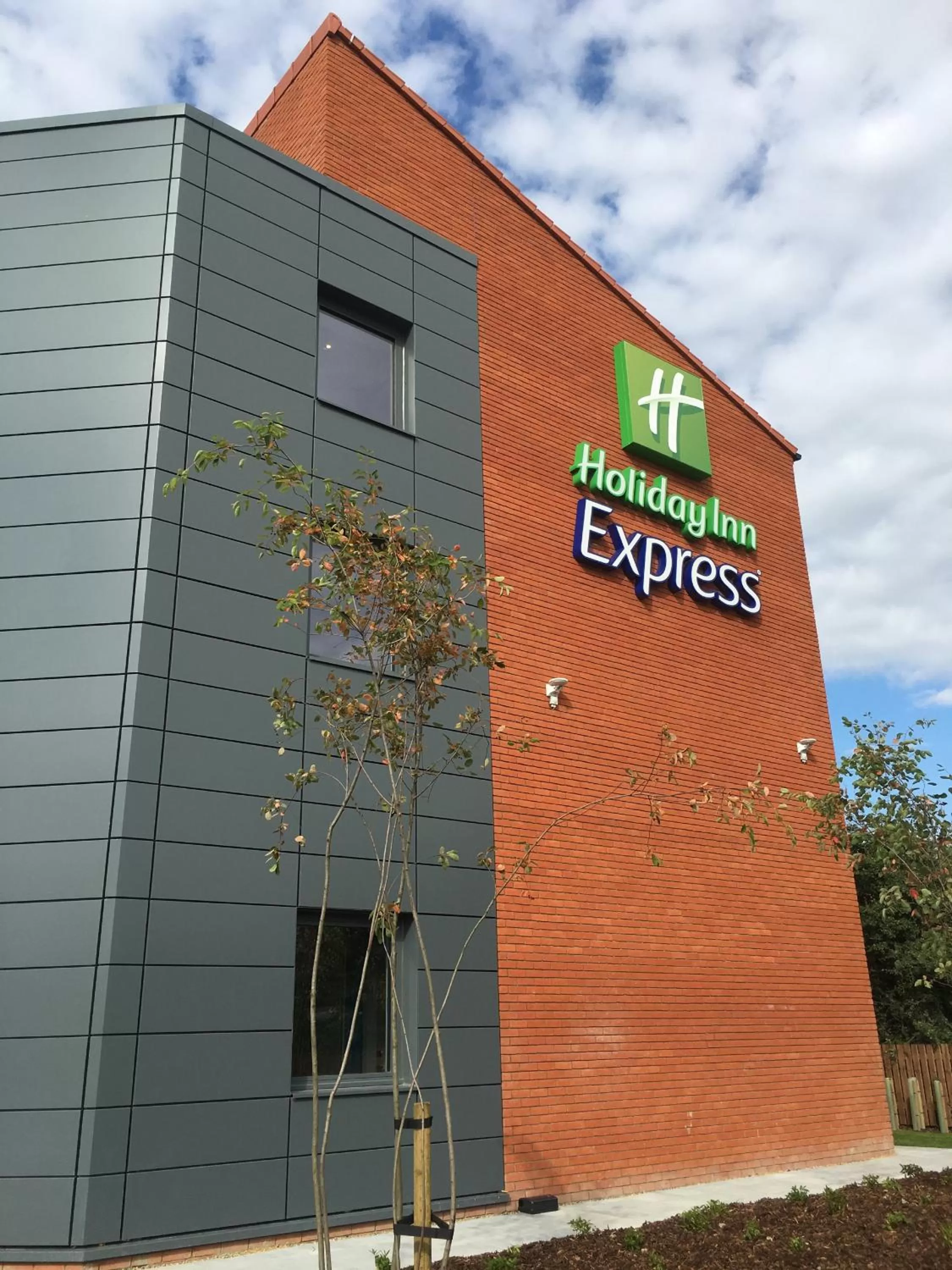 Property building in Holiday Inn Express St. Albans - M25, Jct.22