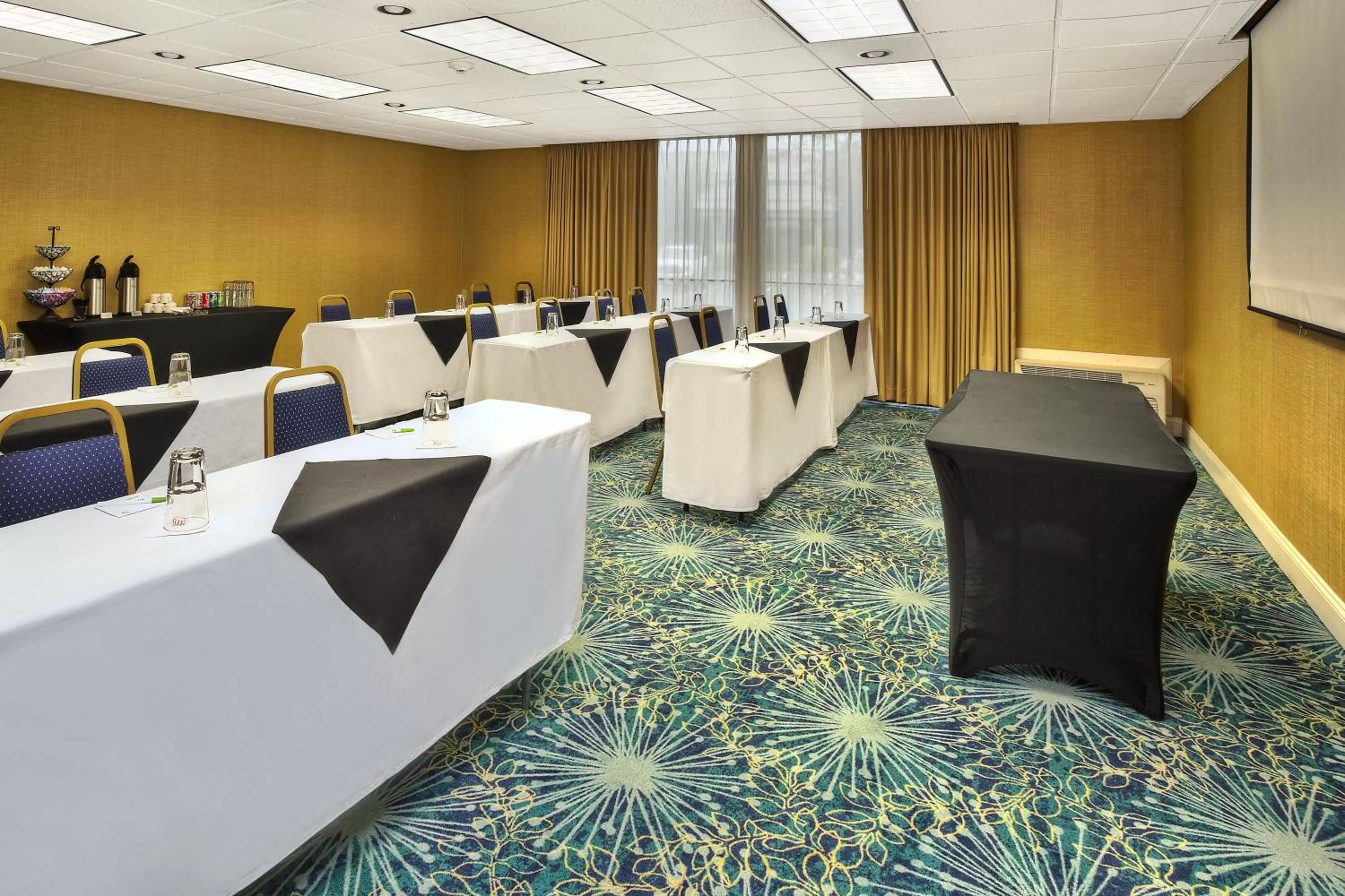 Meeting/conference room in Holiday Inn Akron-West by IHG