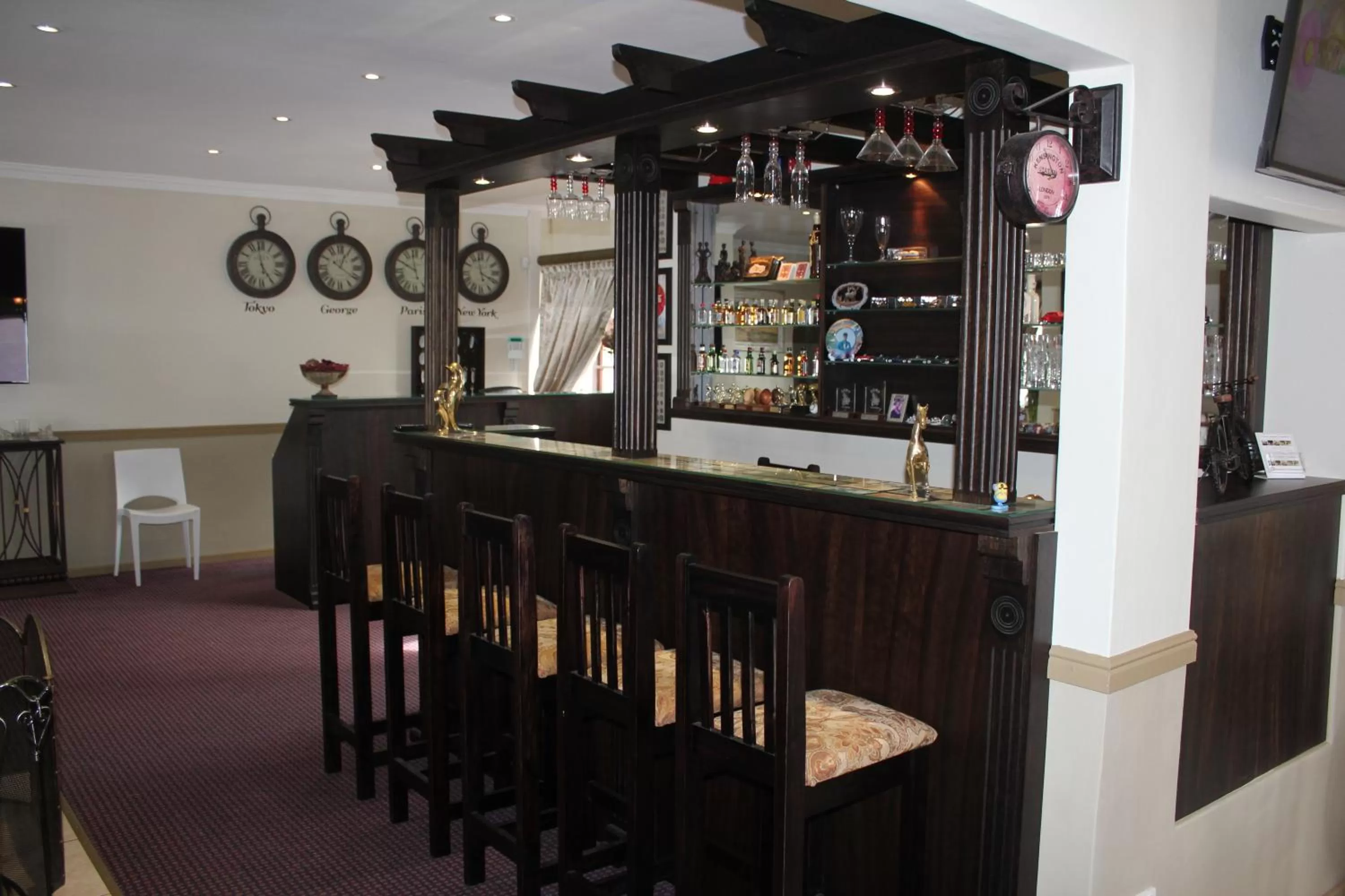 Lounge or bar in Victoria Heights B&B