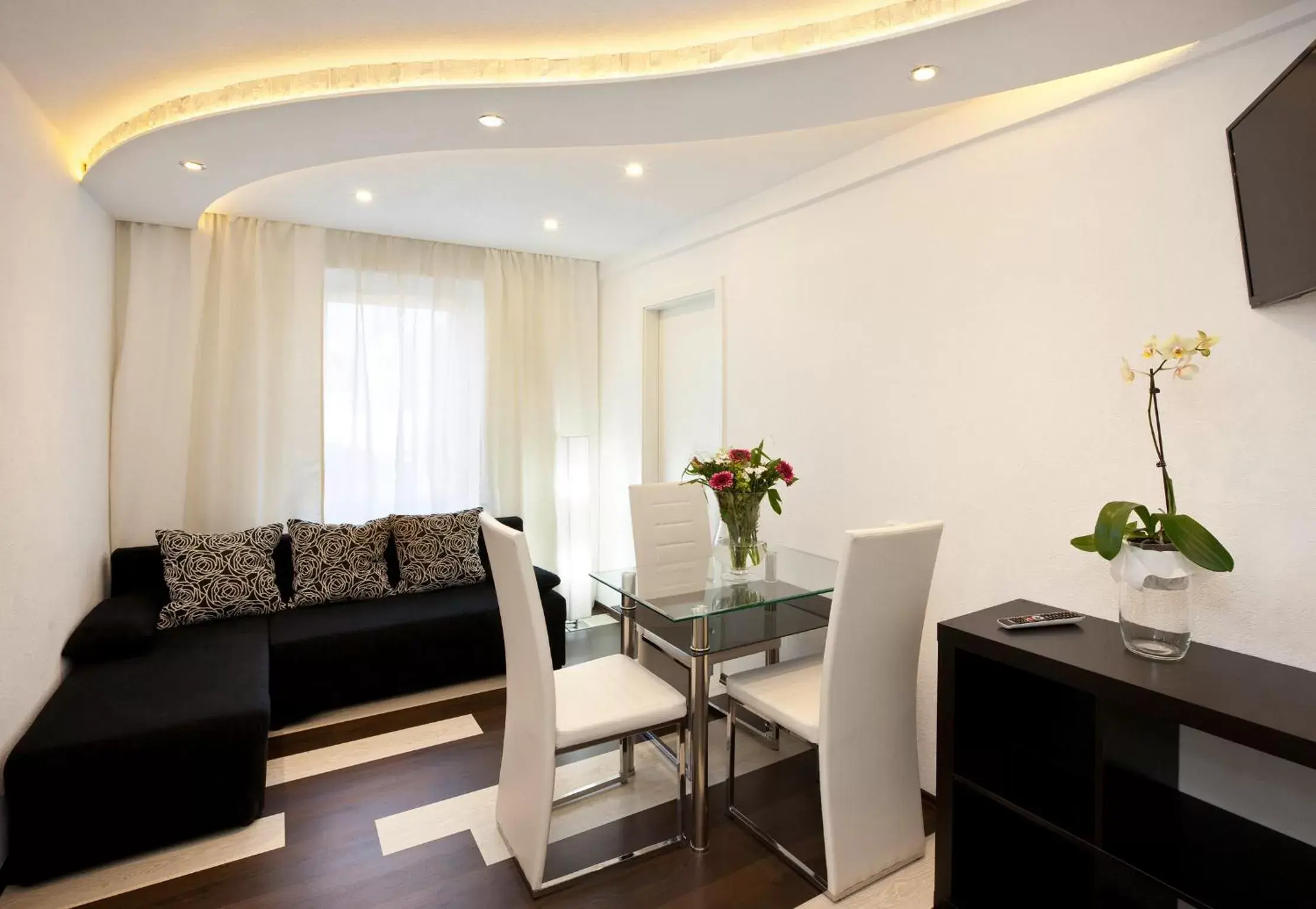 Two-Bedroom Junior Suite in City Apart Hotel Füssen Two-Bedroom Junior Suite in City Apart Hotel Füssen