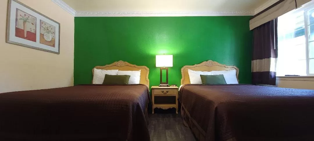 Photo of the whole room in Lakeview Inn