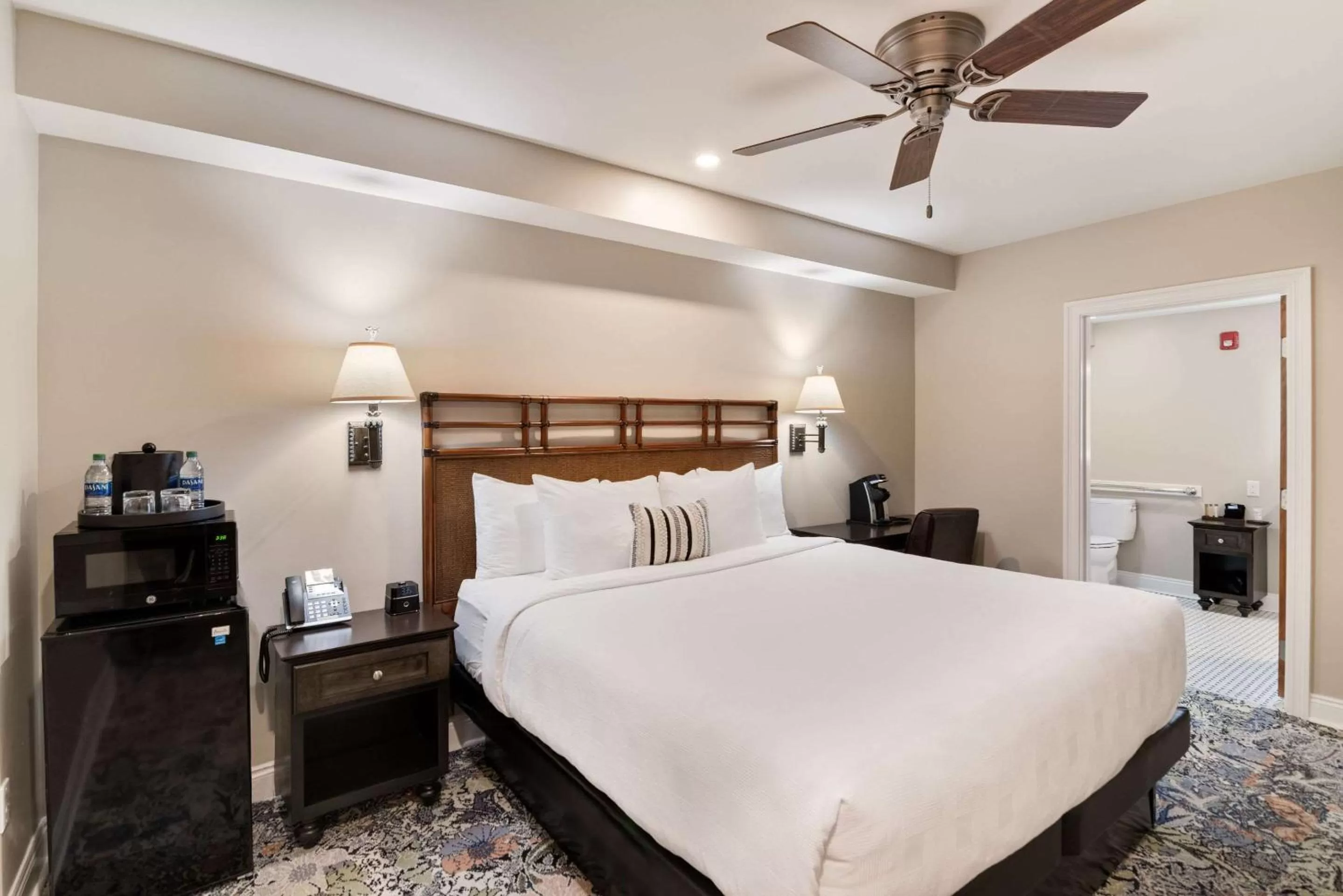 King Room - Accessible/Non-Smoking in The Port Inn and Cottages, Ascend Hotel Collection