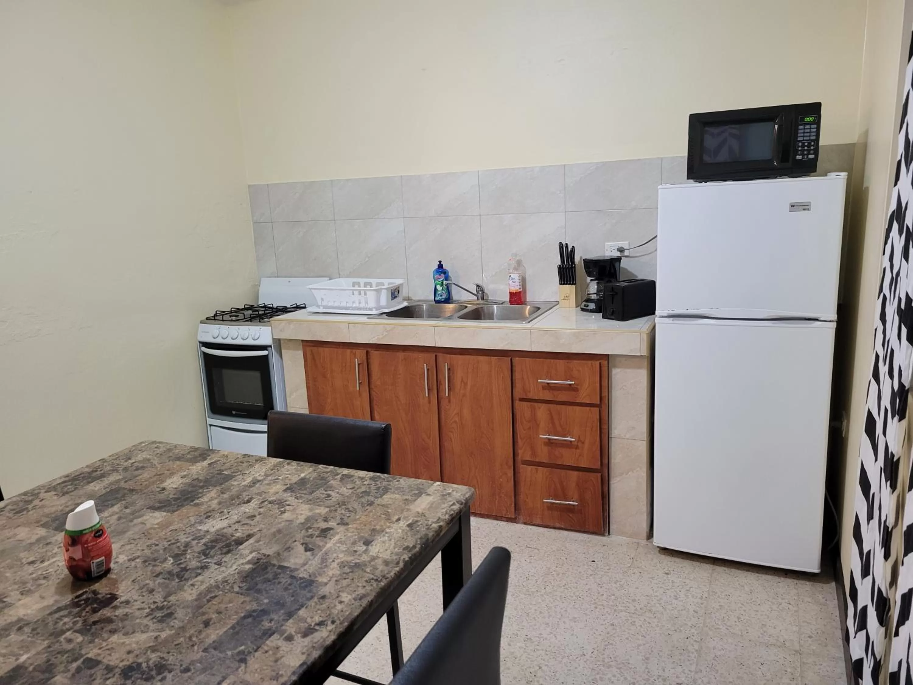 Coffee/tea facilities, Kitchen/Kitchenette in Aguada of the Seas