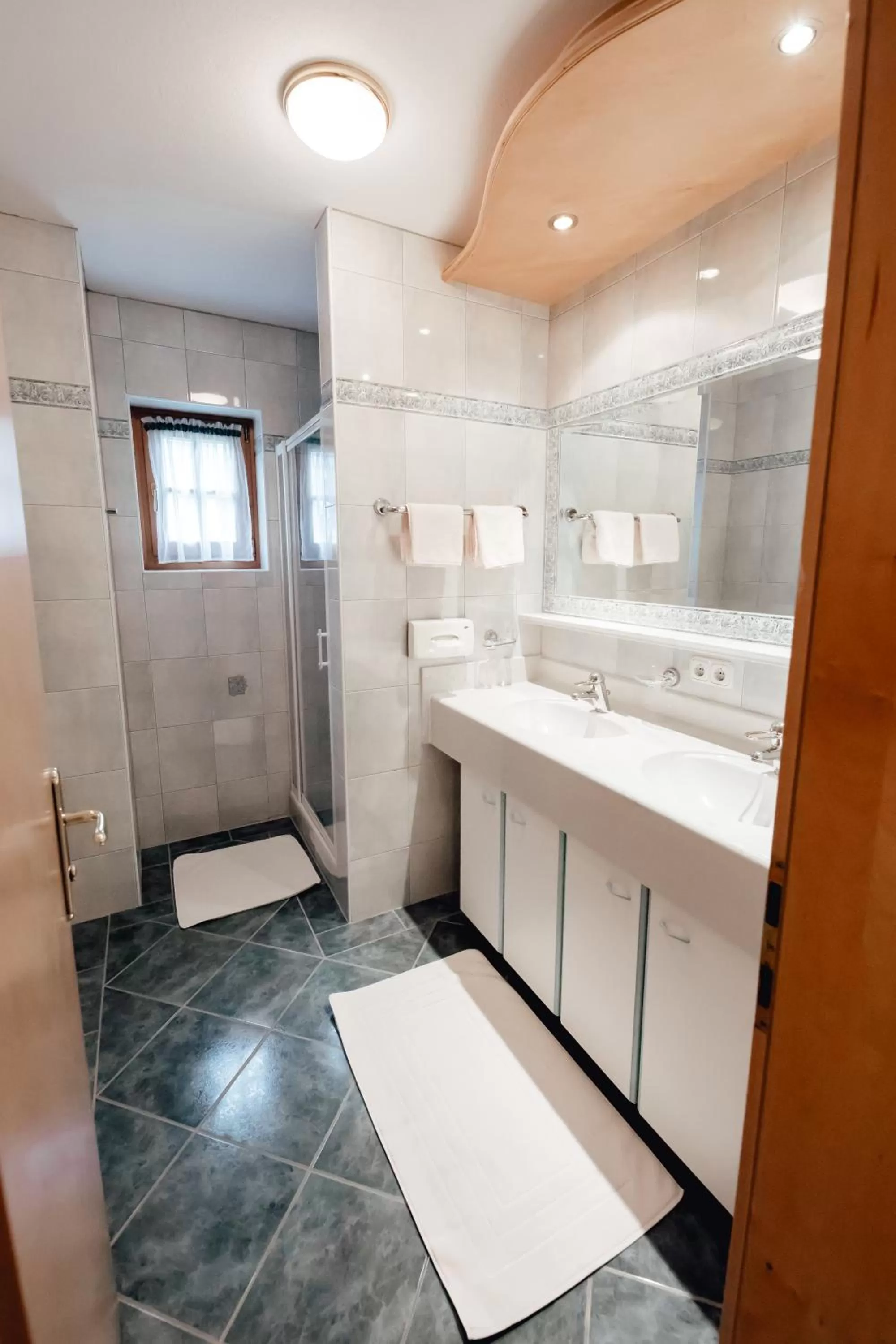 Shower in Dandler - Zimmer und Ferienwohnungen