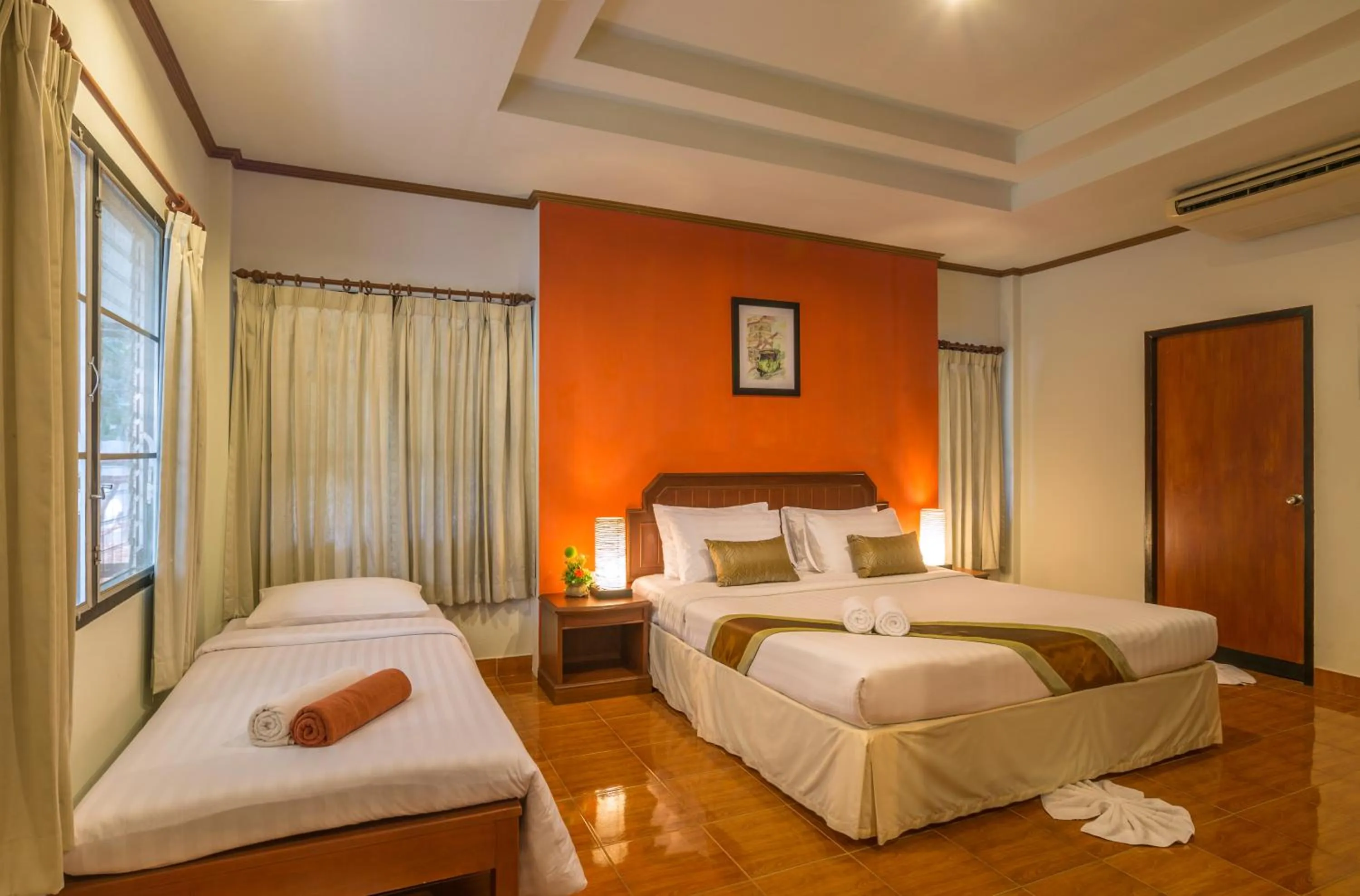 Bed in Lanta Manda Resort