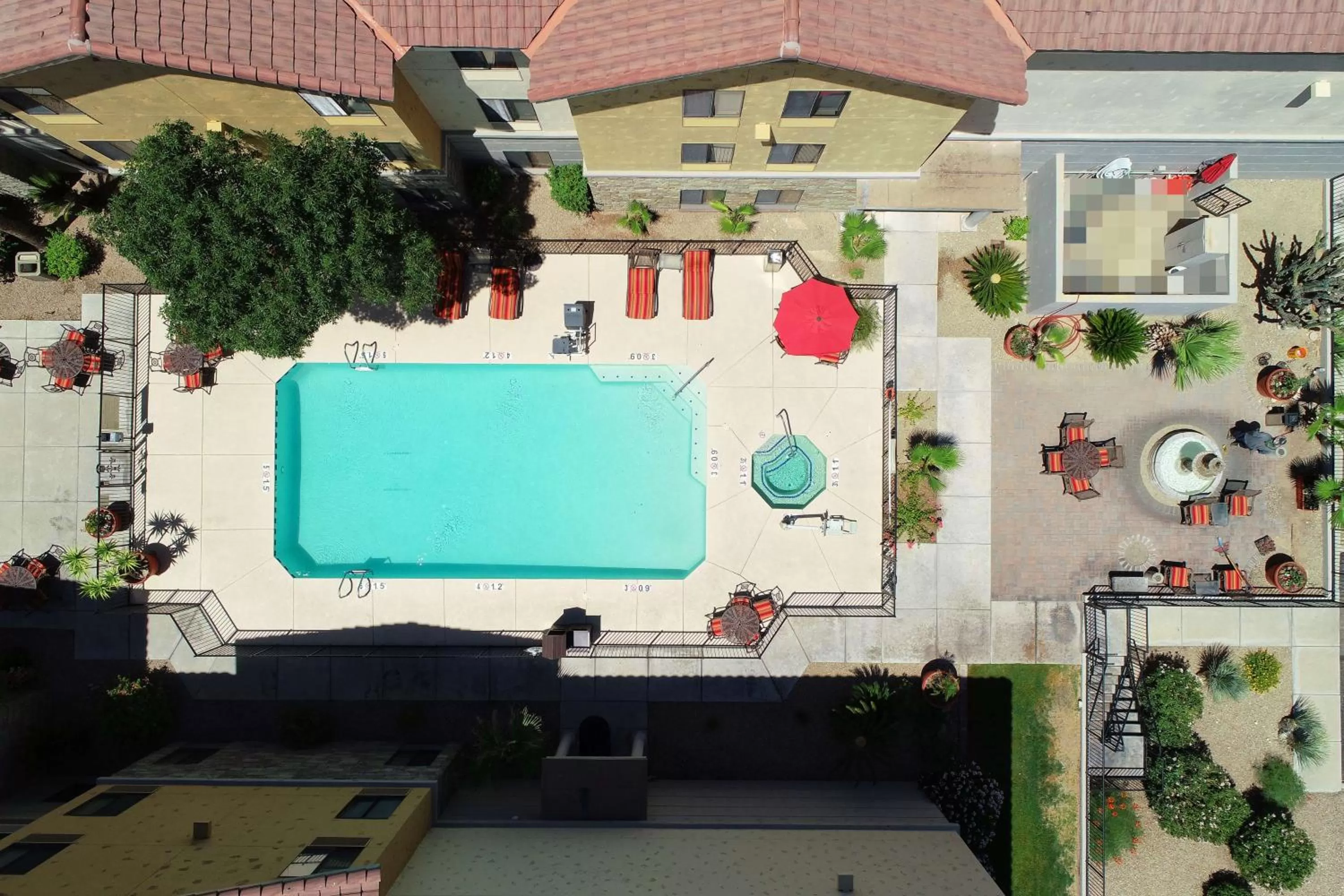Pool view in Hampton Inn & Suites Tucson Mall