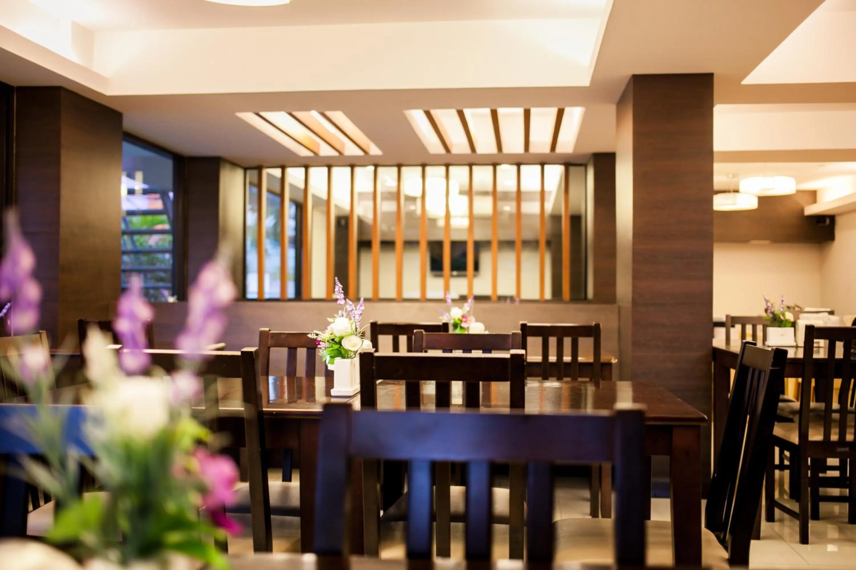 Restaurant/places to eat in Grand Tara Garden Thai Hotel