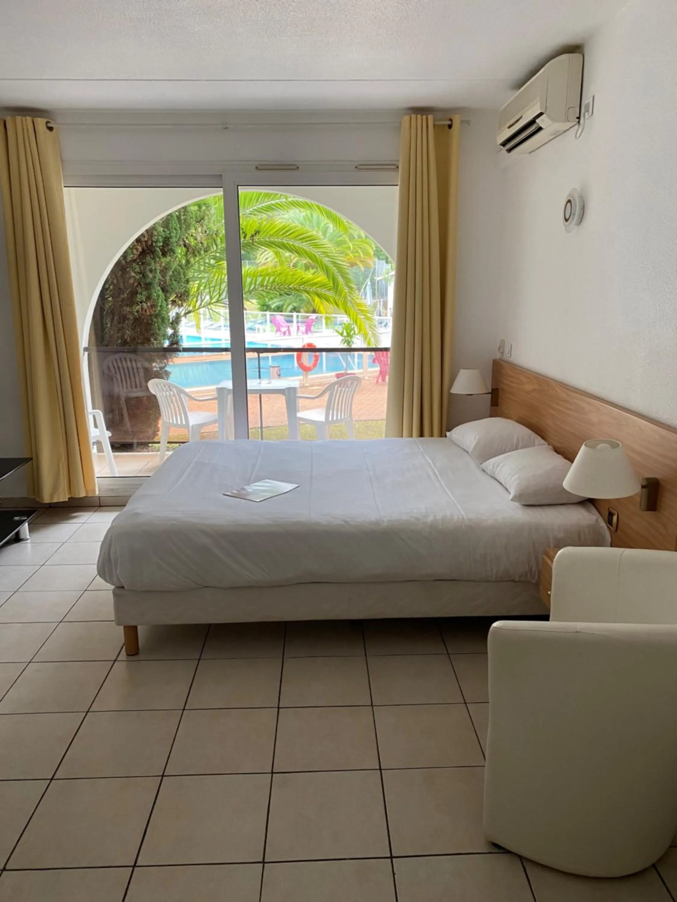 Bedroom, Bed in Hotel Résidence Anglet Biarritz-Parme