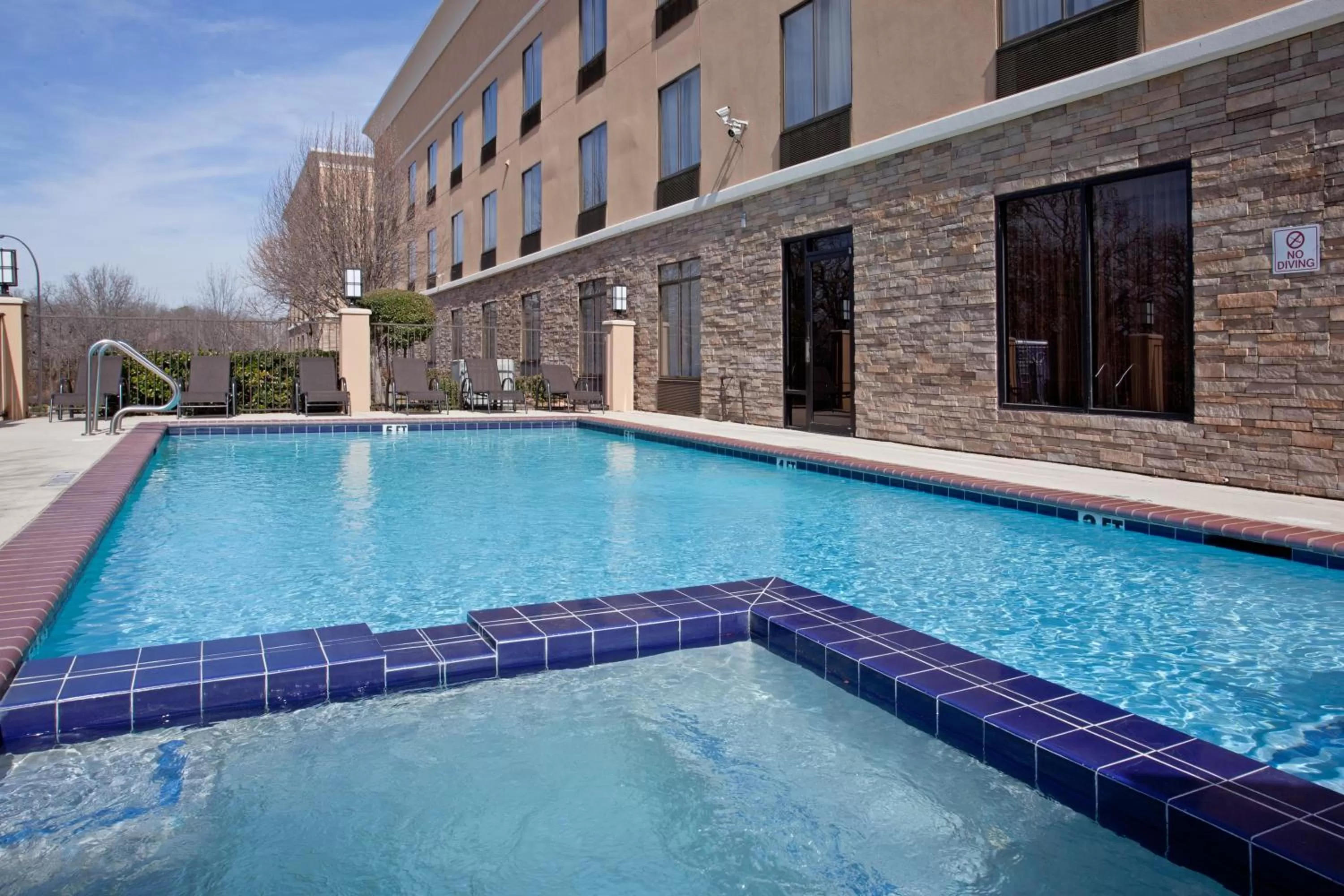 Swimming pool in Holiday Inn Express Arlington Interstate 20 Parks Mall by IHG