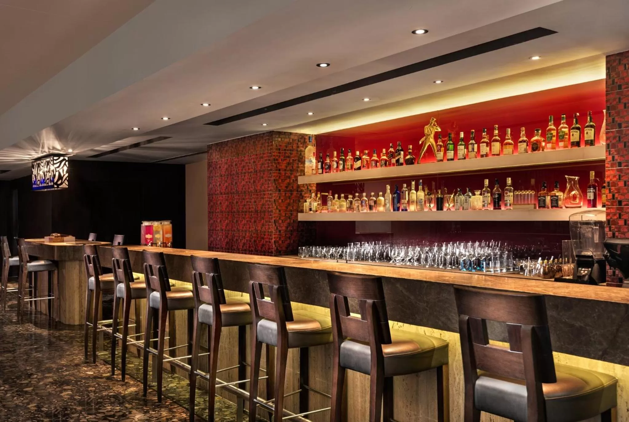 Lounge or bar in Crowne Plaza Greater Noida by IHG
