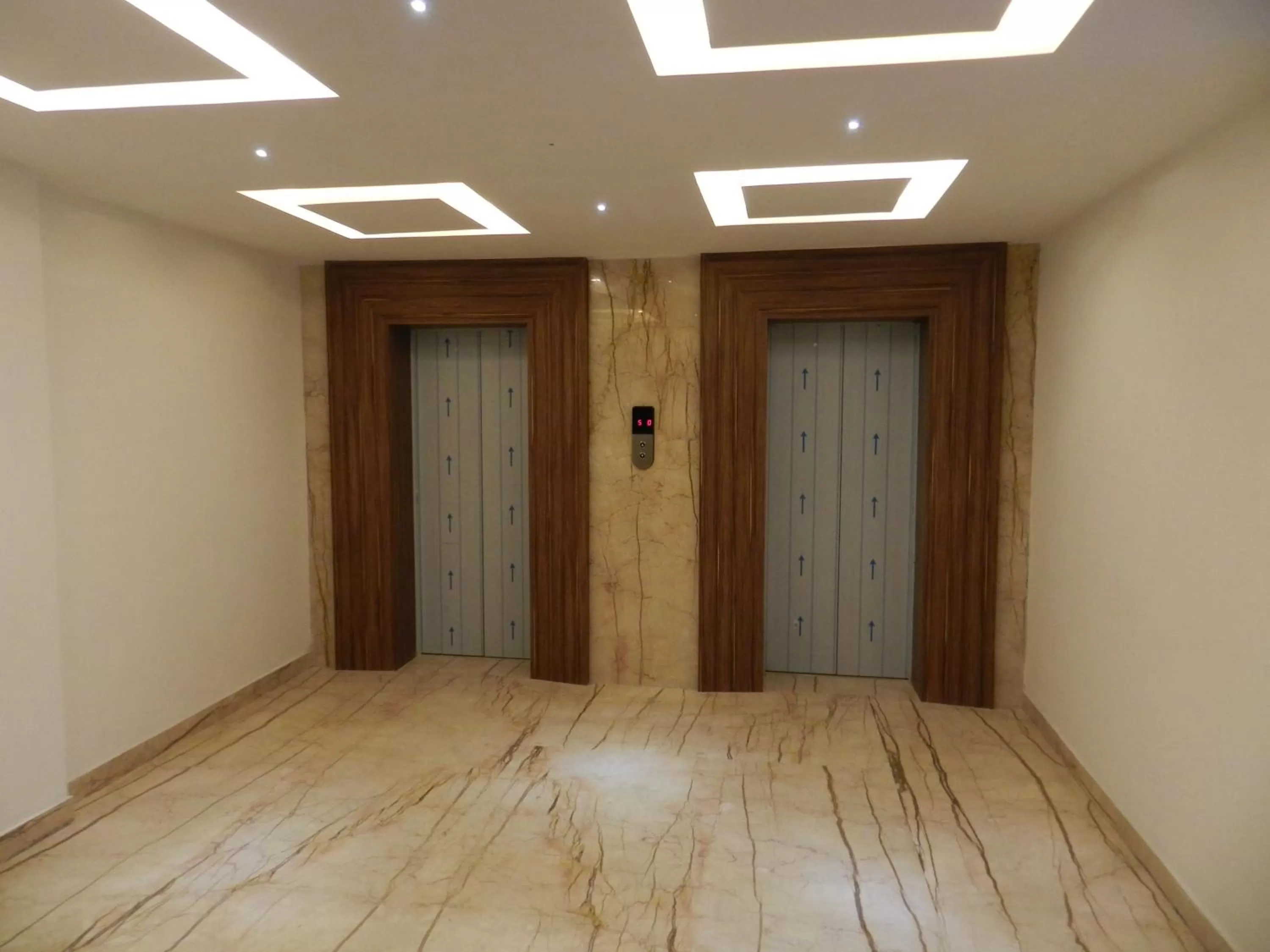 Other in Le Roi Udaipur