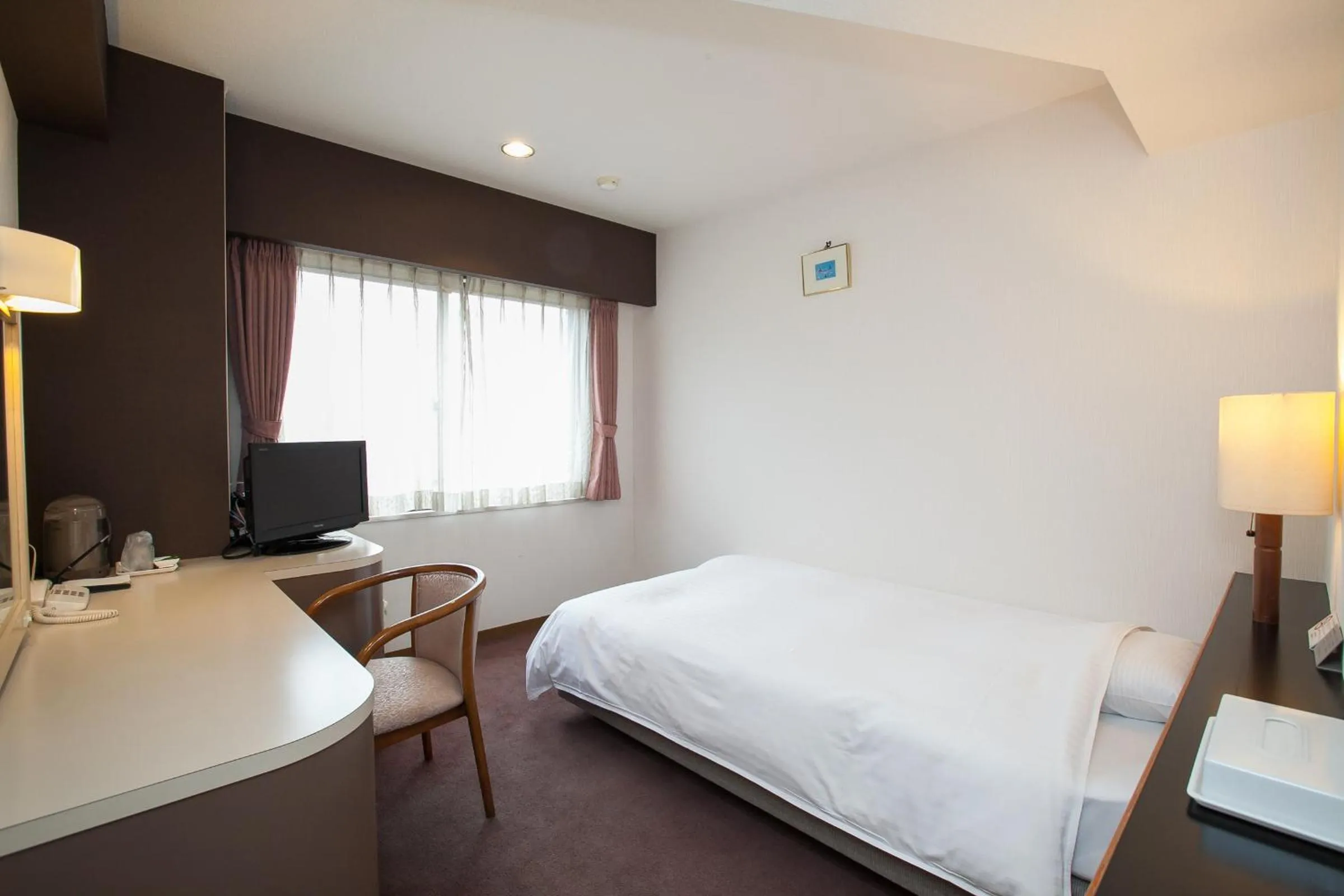 Bedroom, Bed in Fukuoka Toei Hotel