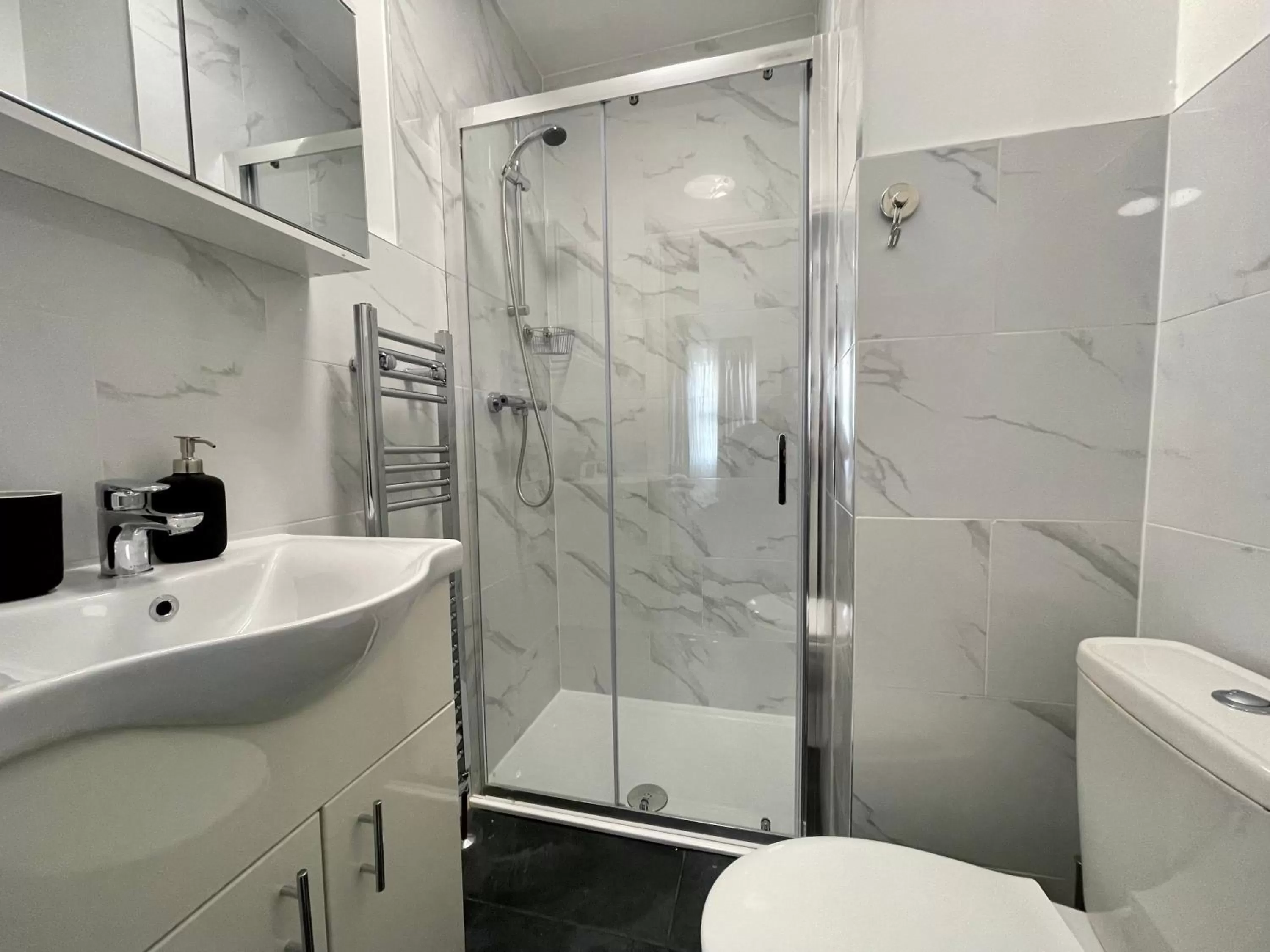 Bathroom in Oxford Street Stays