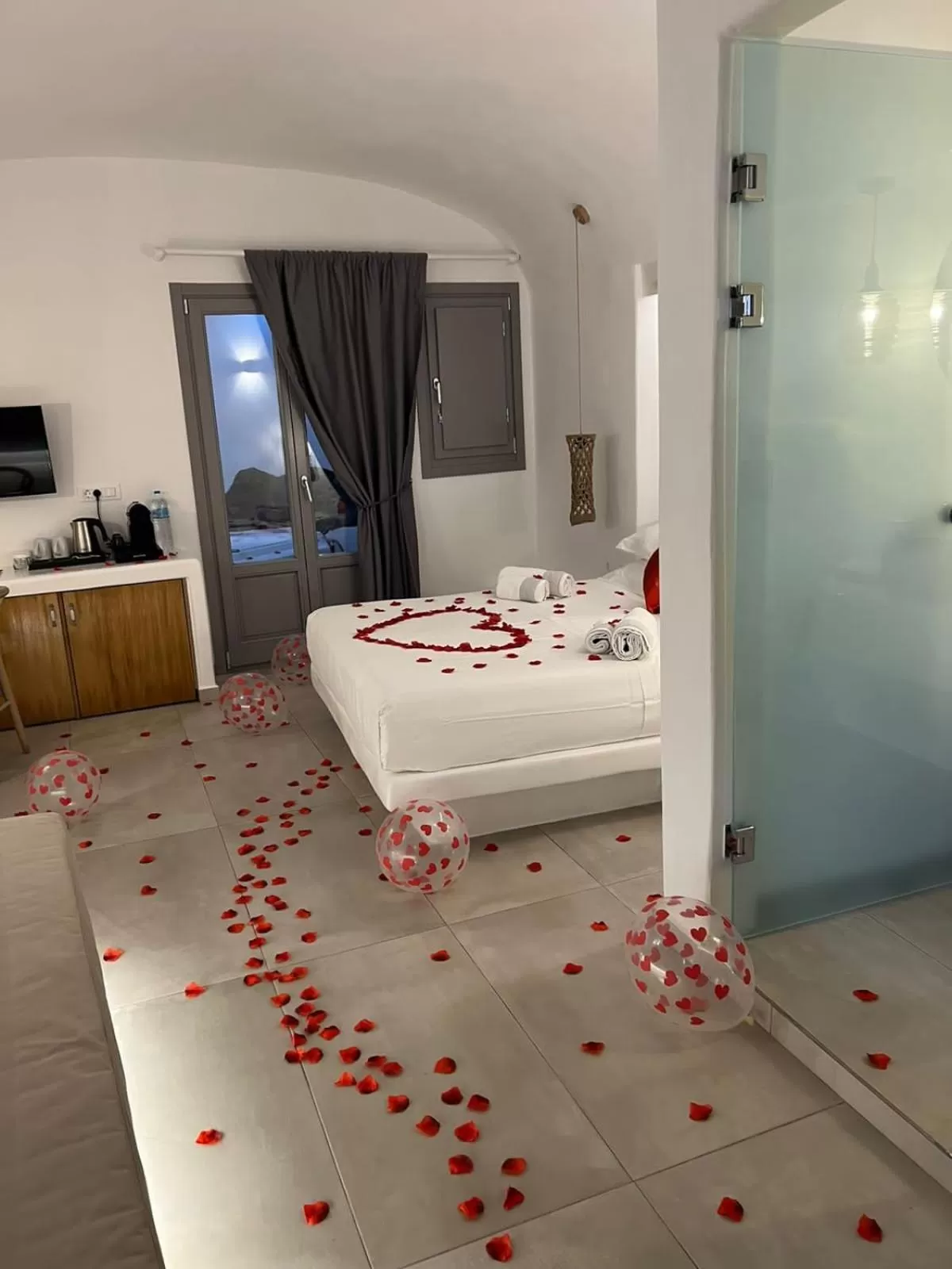 Decorative detail, Bed in Eternity Suites Santorini