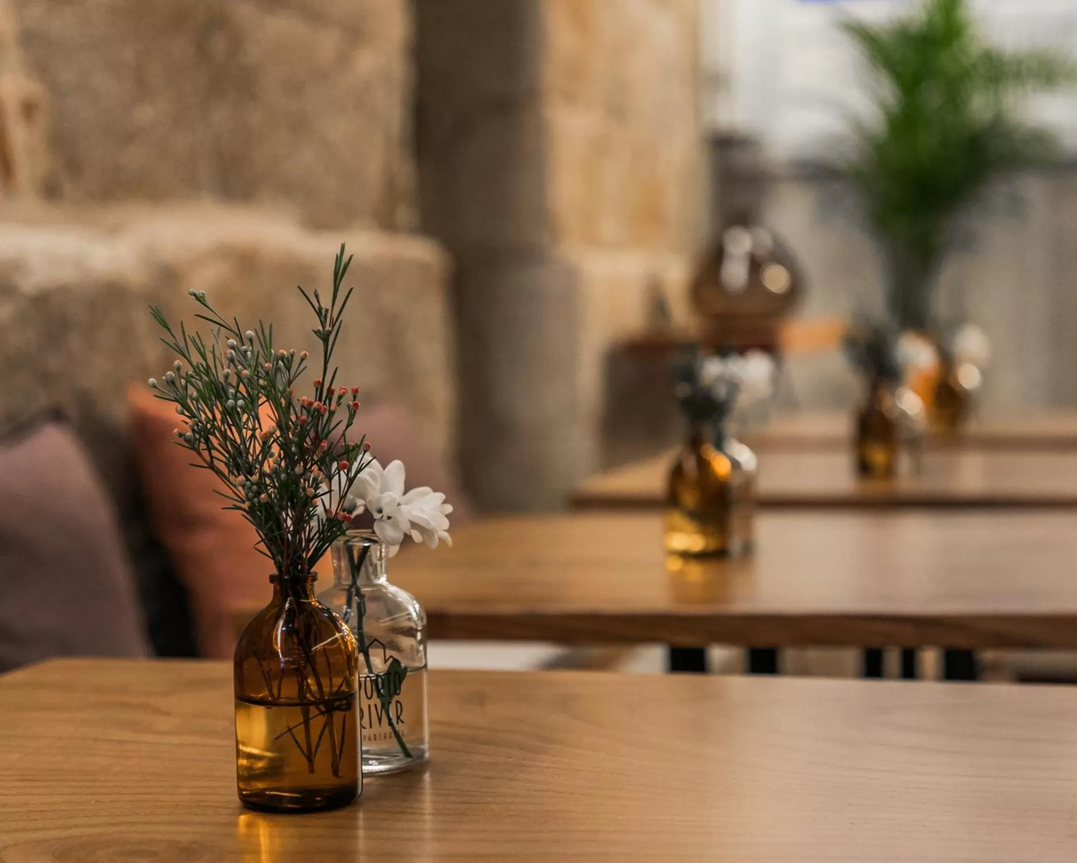 Restaurant/places to eat in Porto River Infante