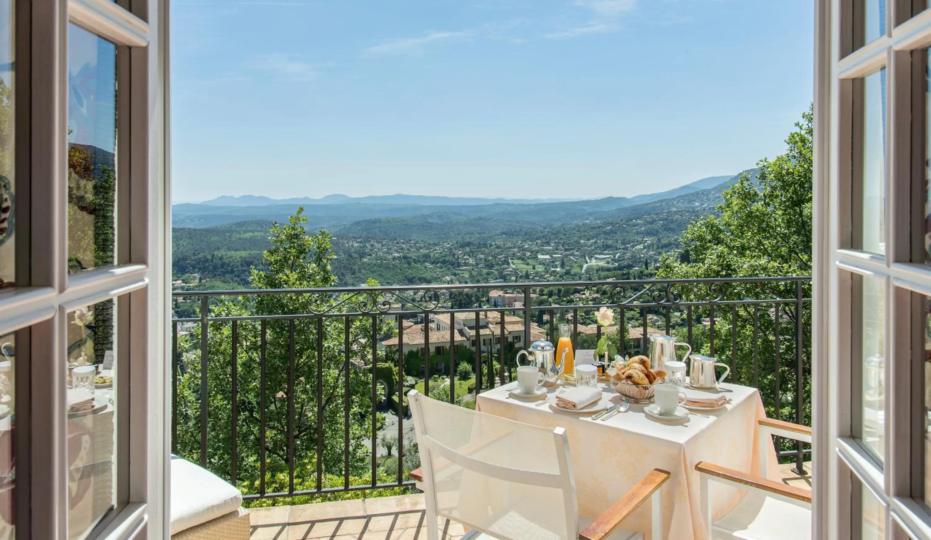 Balcony/Terrace in Château Saint-Martin & Spa, Oetker Hotels